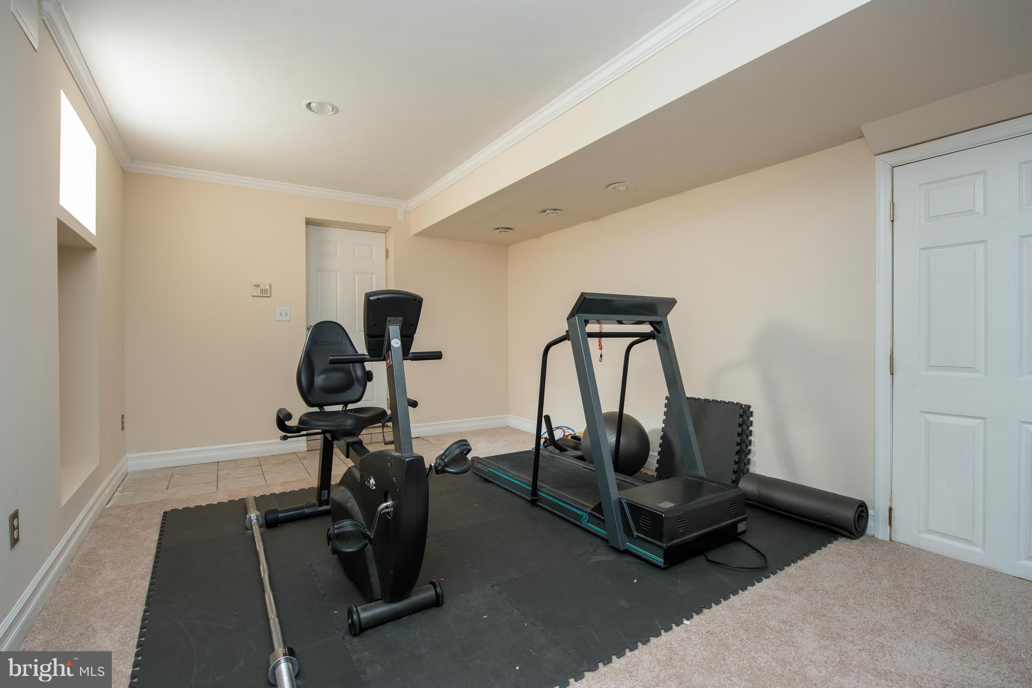 HERMITAGE WOODS CONDOMINIUM - Residential