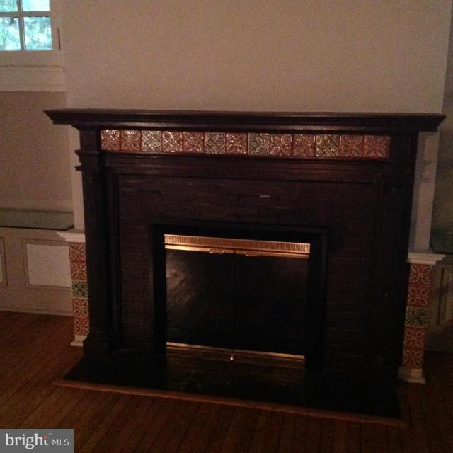 ROLAND PARK - Residential