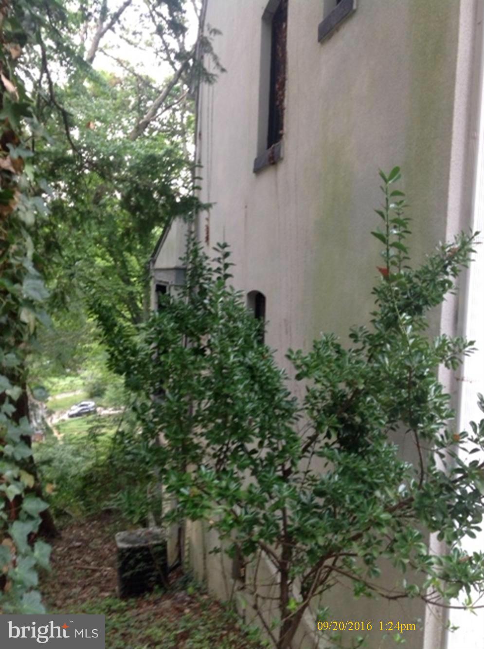 ROLAND PARK - Residential