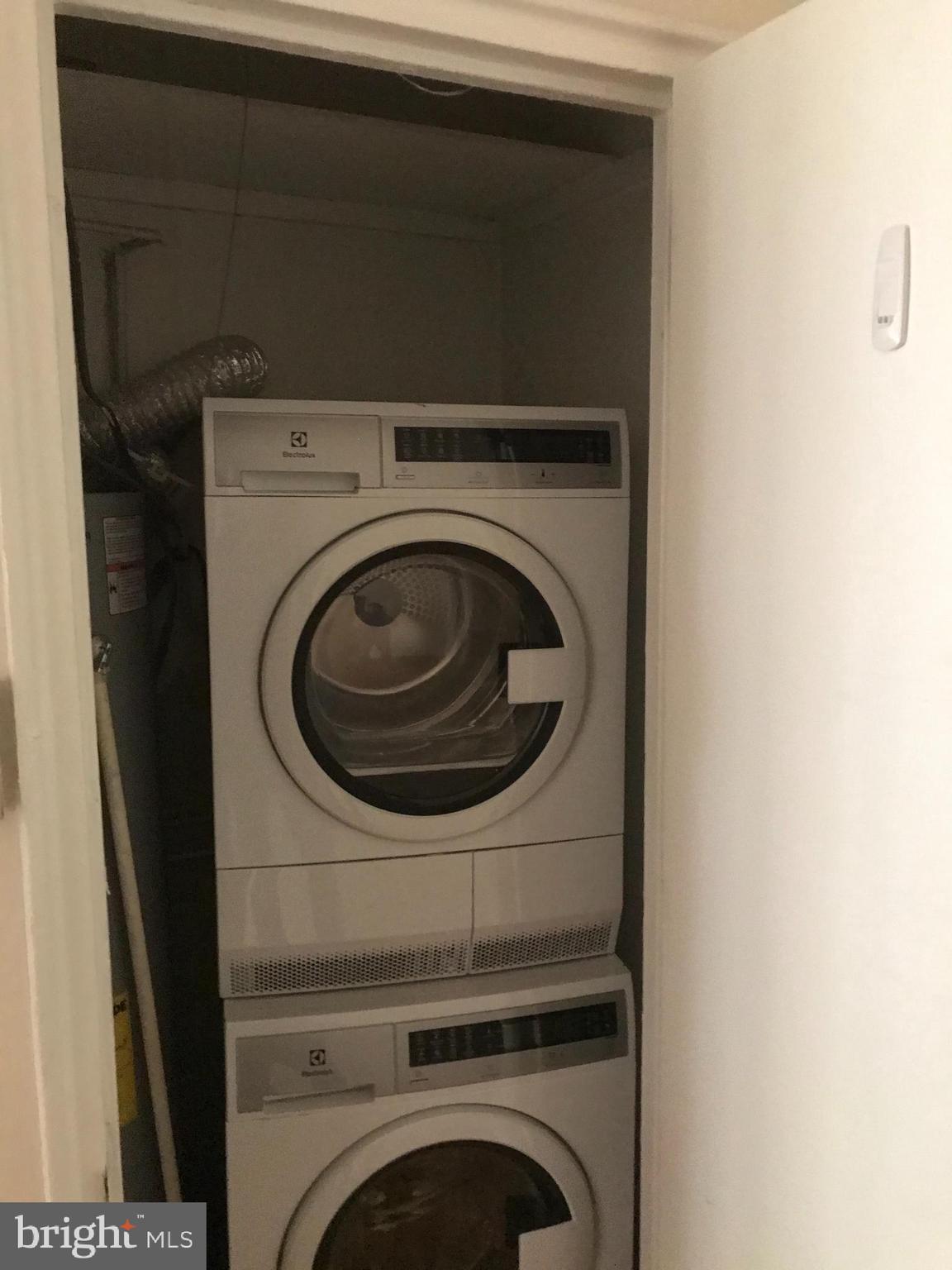 ART MUSEUM AREA - Residential Lease