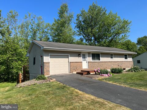 Photo of 303 GRANT RD, ADAMSTOWN, PA 19501 (MLS # PALA2035652)