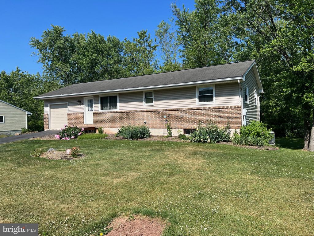 Photo of 303 GRANT RD, ADAMSTOWN, PA 19501 (MLS # PALA2035652)