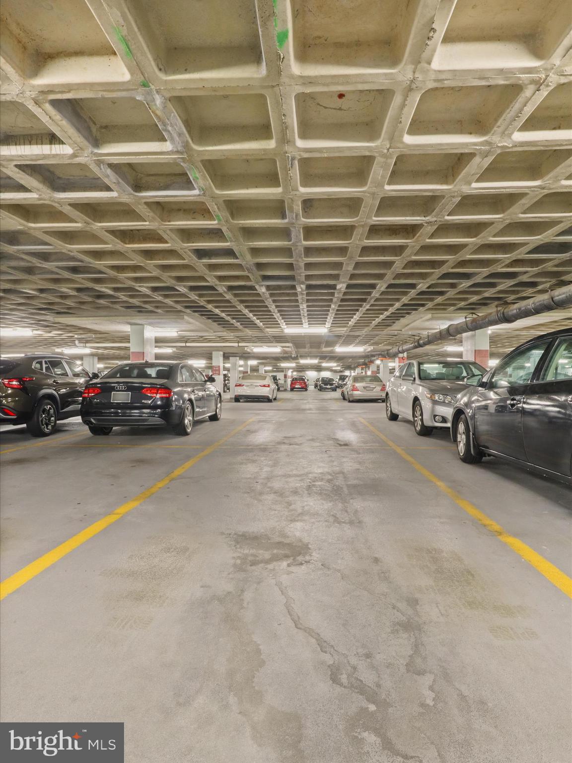 SKYLINE PLAZA - Residential