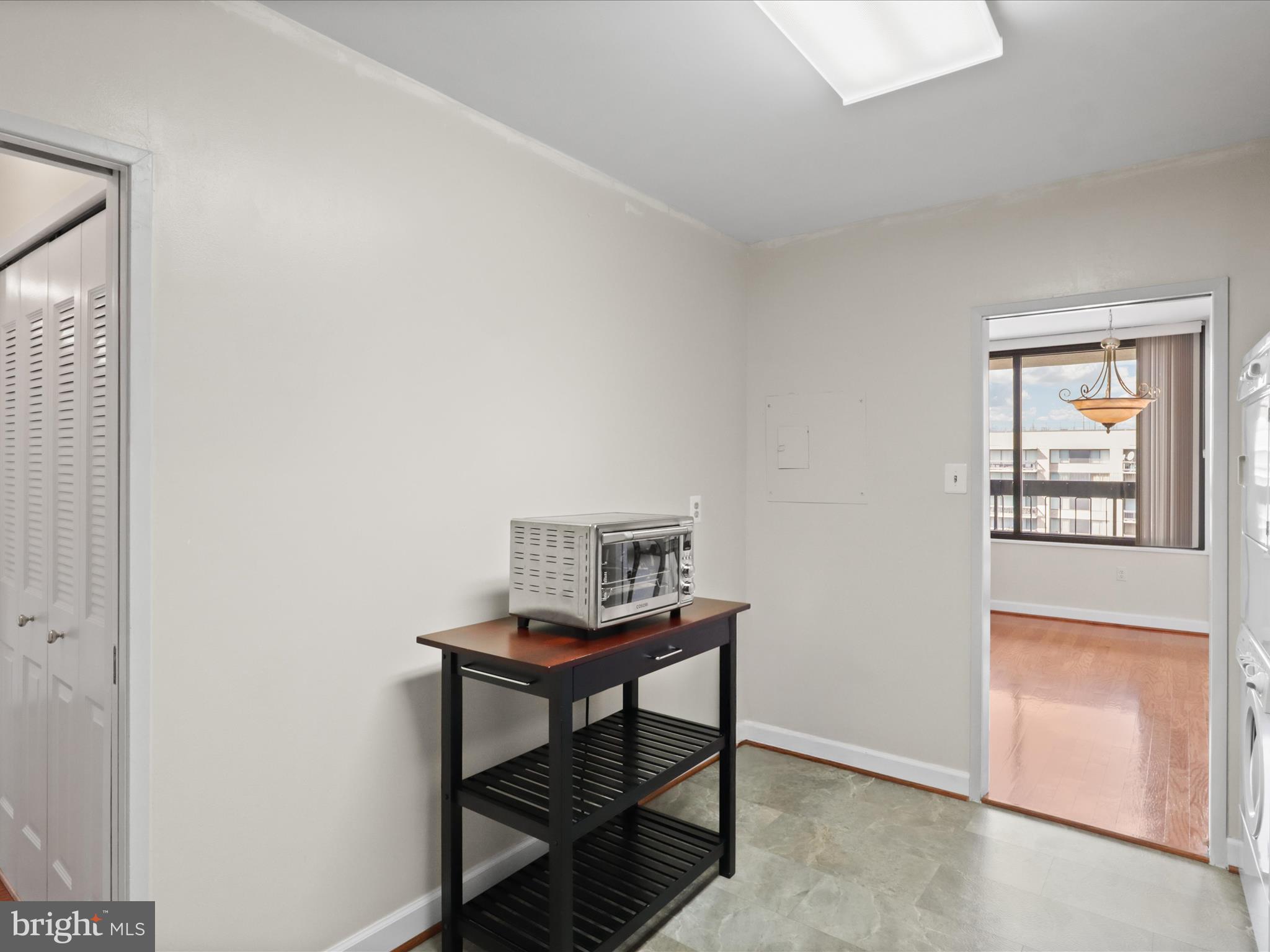 SKYLINE PLAZA - Residential