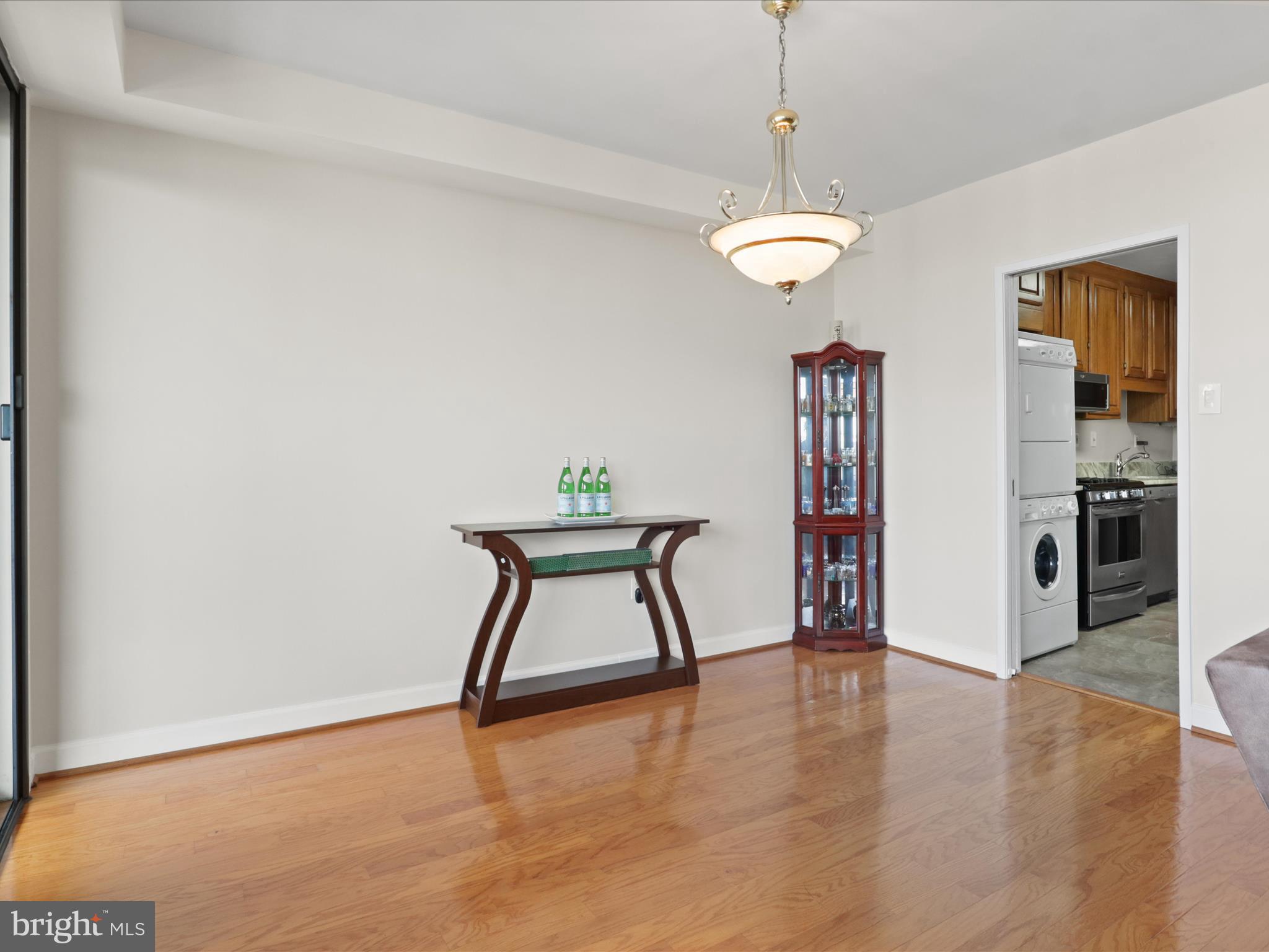 SKYLINE PLAZA - Residential