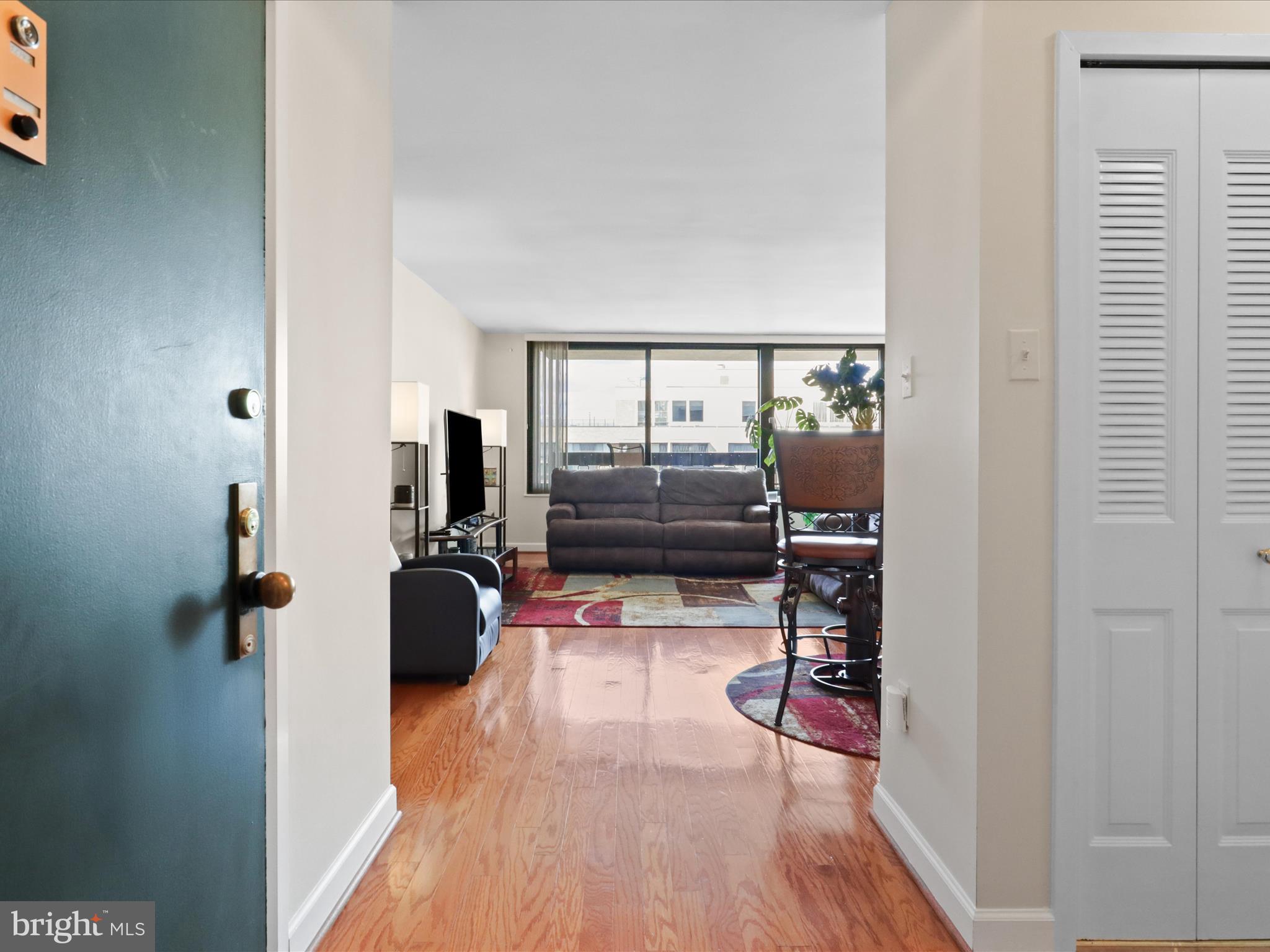 SKYLINE PLAZA - Residential