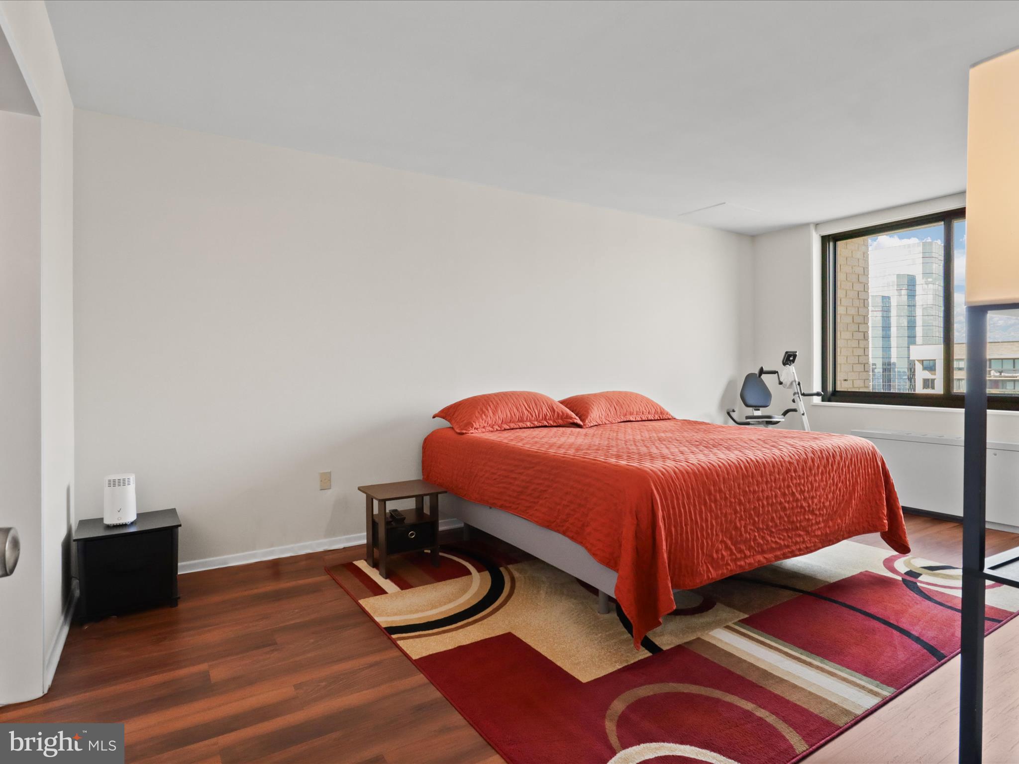 SKYLINE PLAZA - Residential