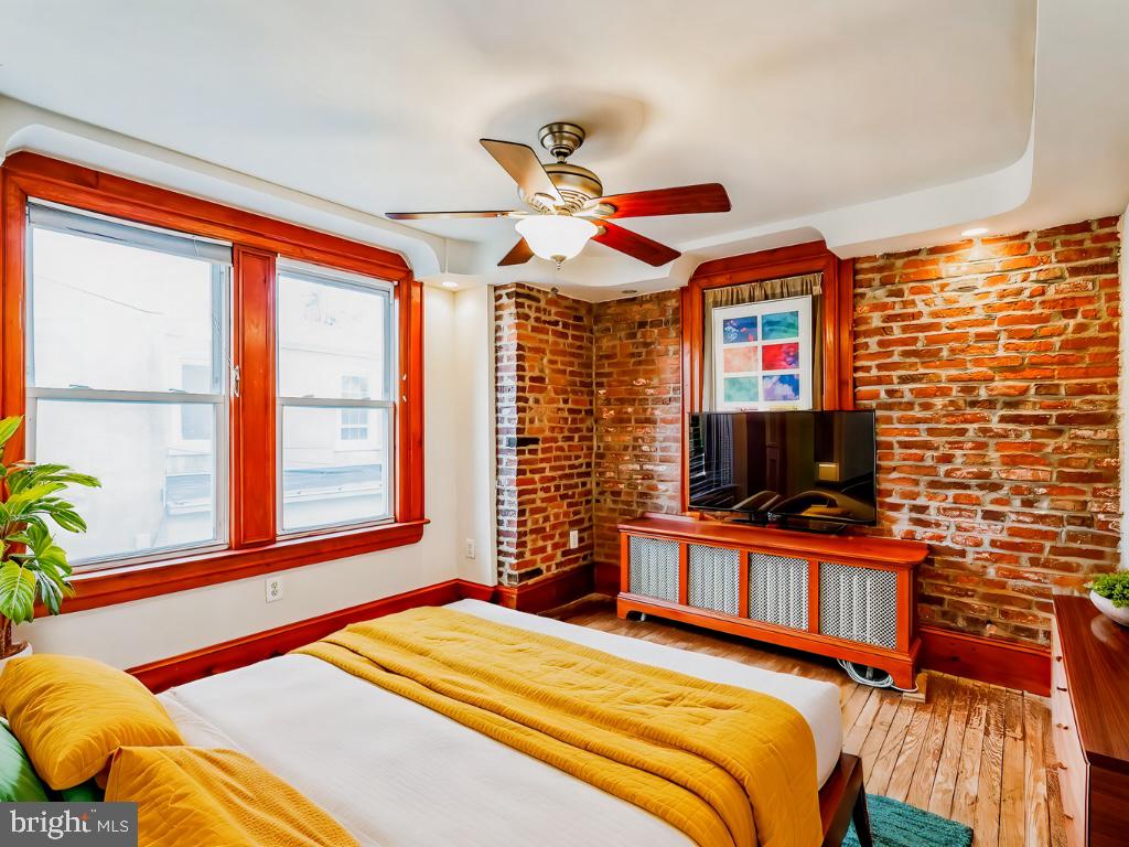 ROXBOROUGH - Residential