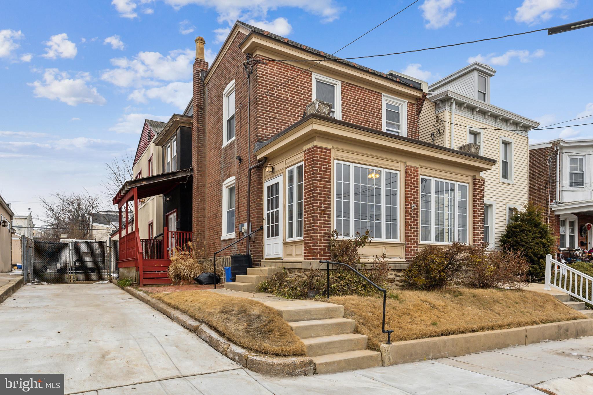 ROXBOROUGH - Residential