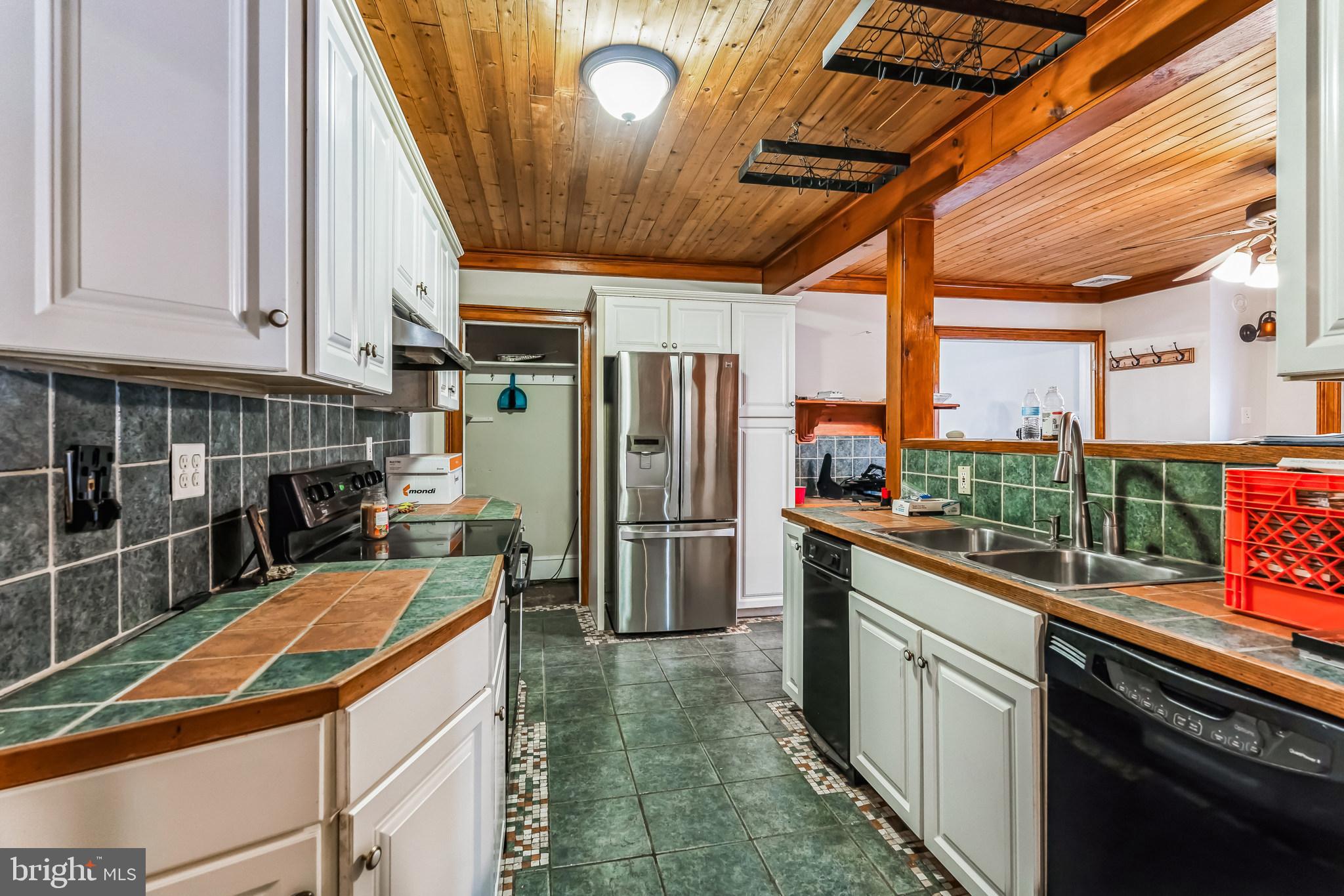 ROXBOROUGH - Residential
