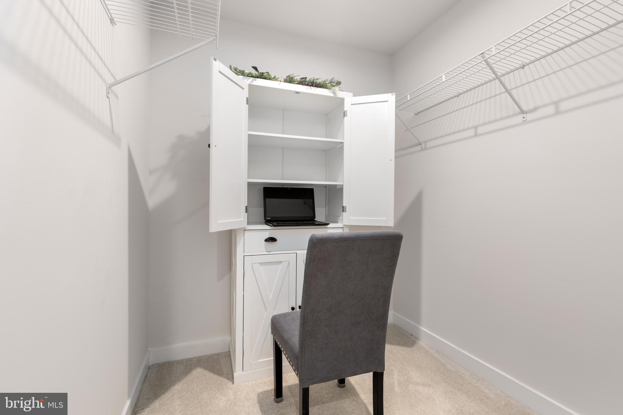 ALEXANDER'S CROSSING - Residential