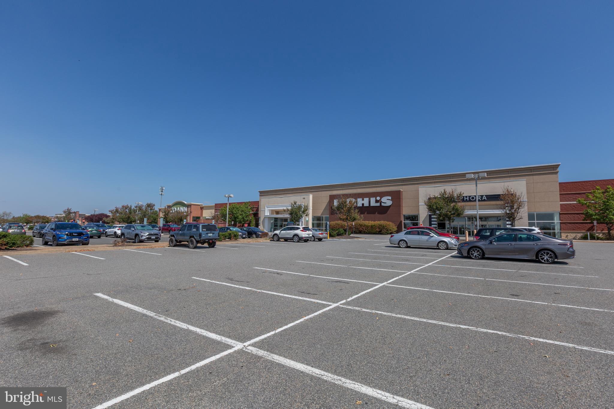 ALEXANDER'S CROSSING - Residential