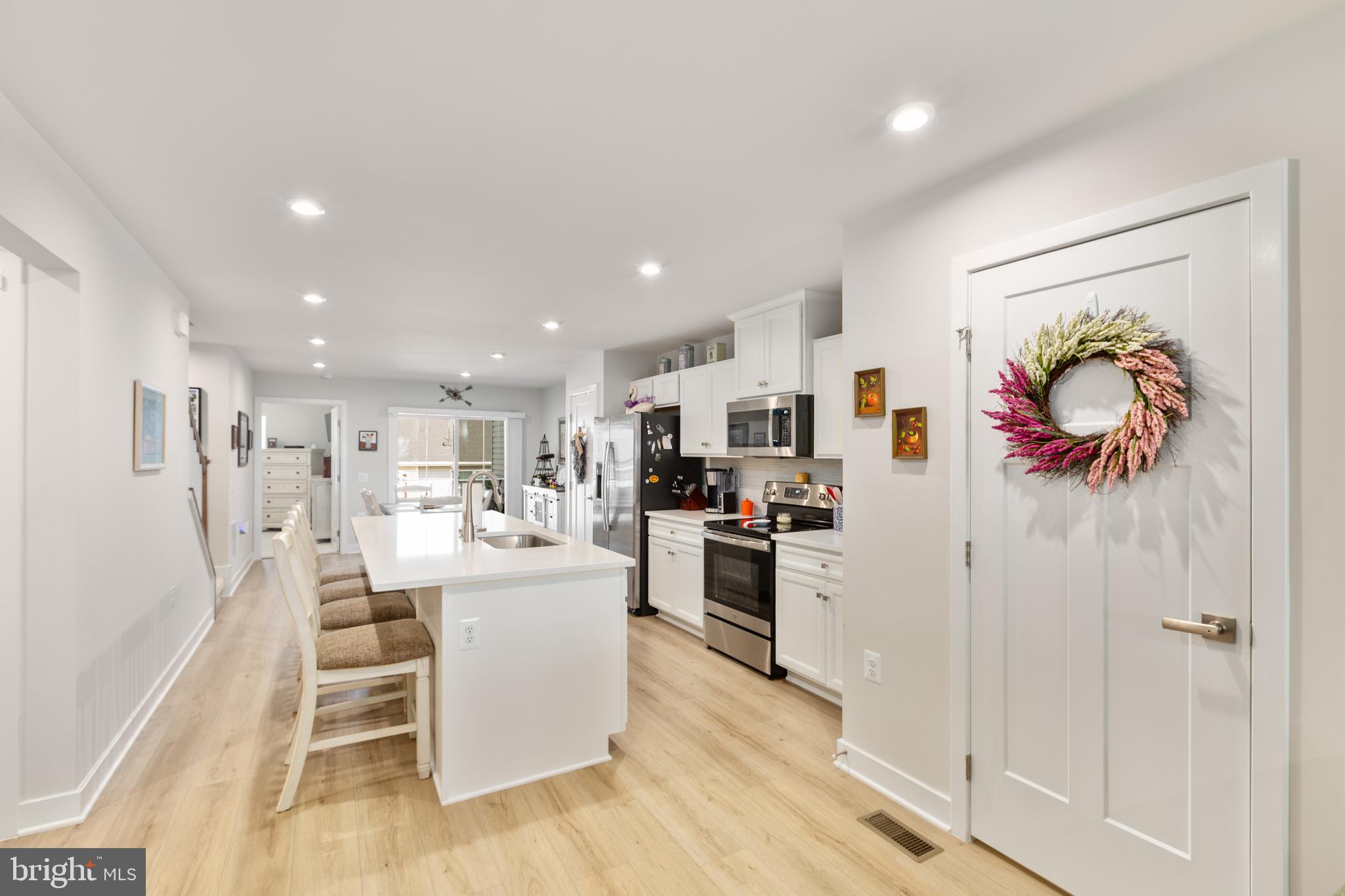 ALEXANDER'S CROSSING - Residential