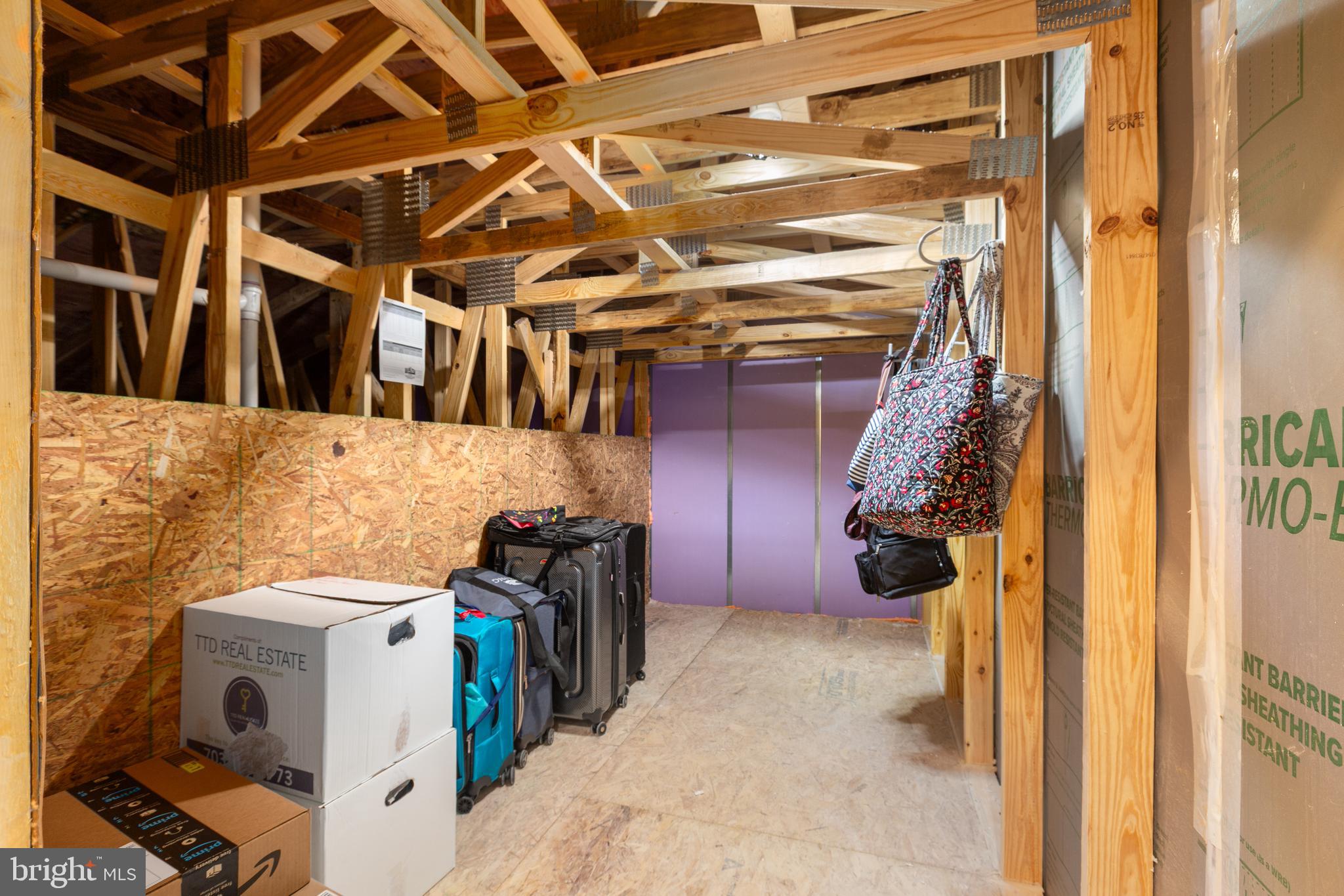 ALEXANDER'S CROSSING - Residential