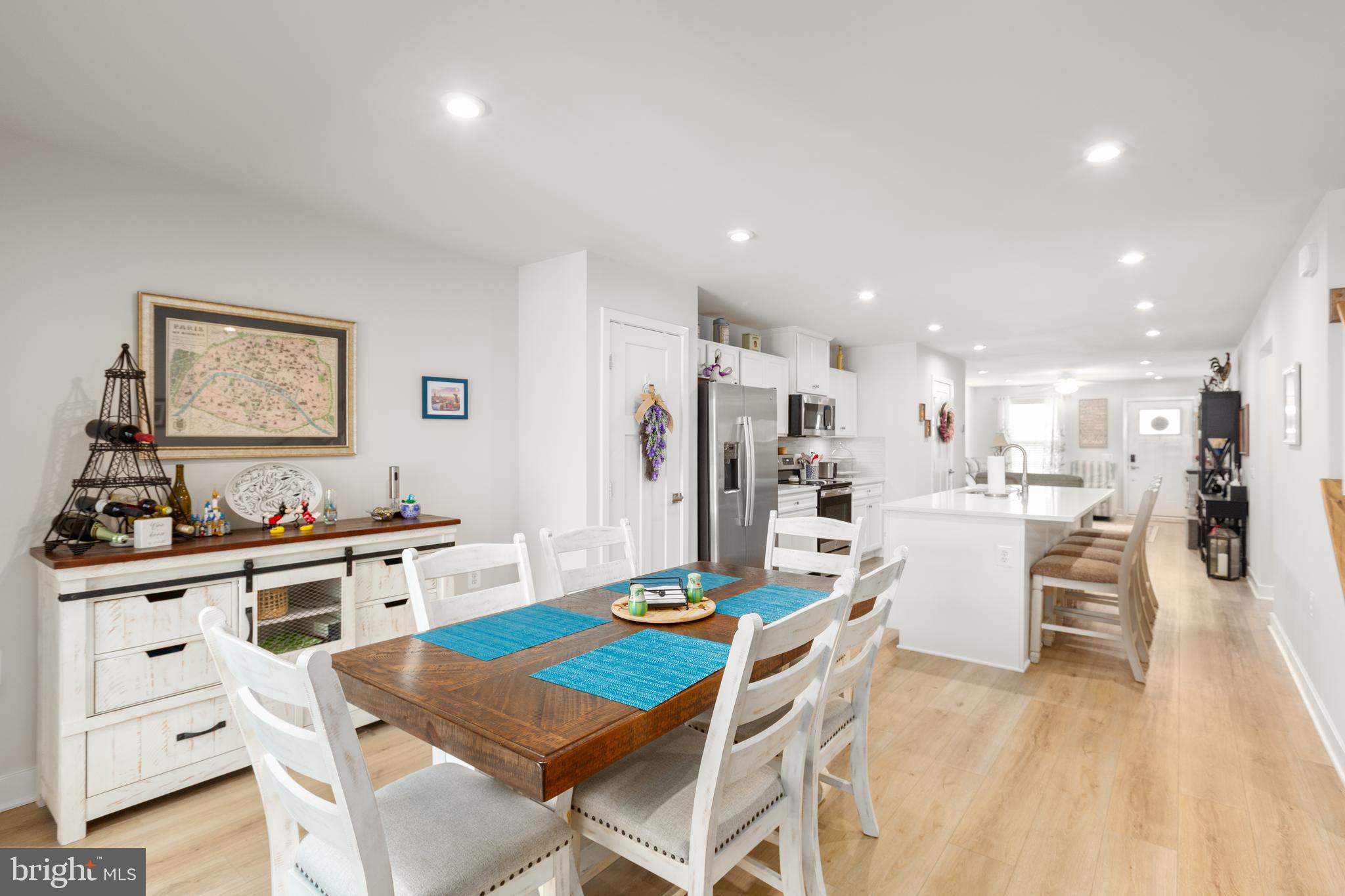 ALEXANDER'S CROSSING - Residential