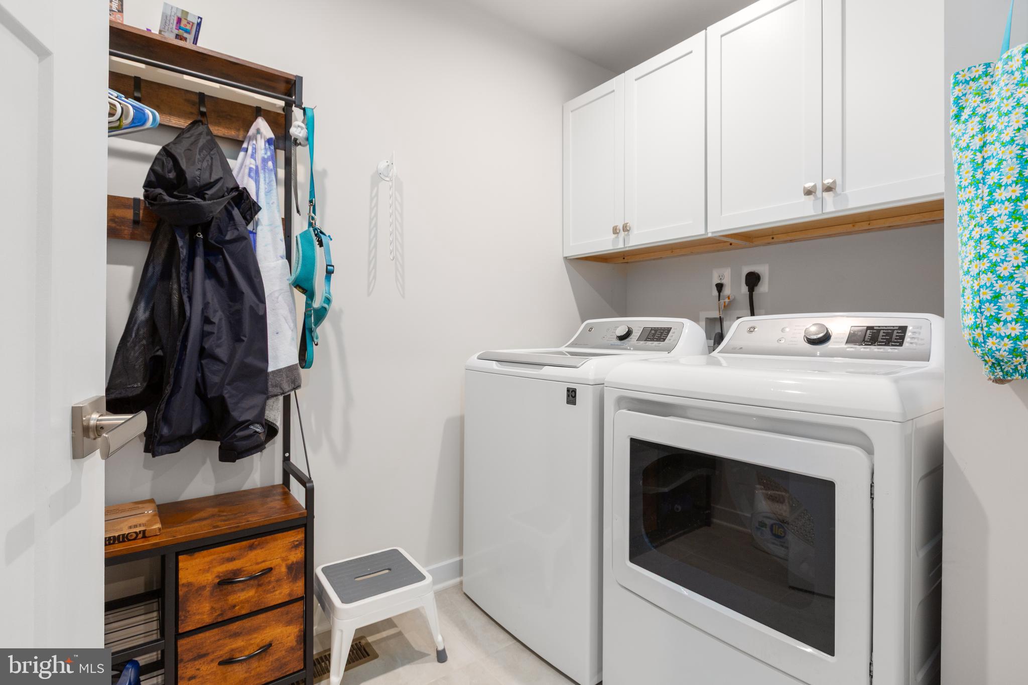 ALEXANDER'S CROSSING - Residential