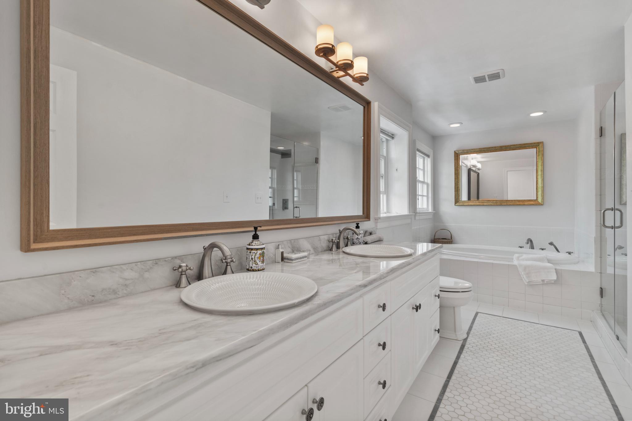 COUNTRY CLUB HILLS - Residential