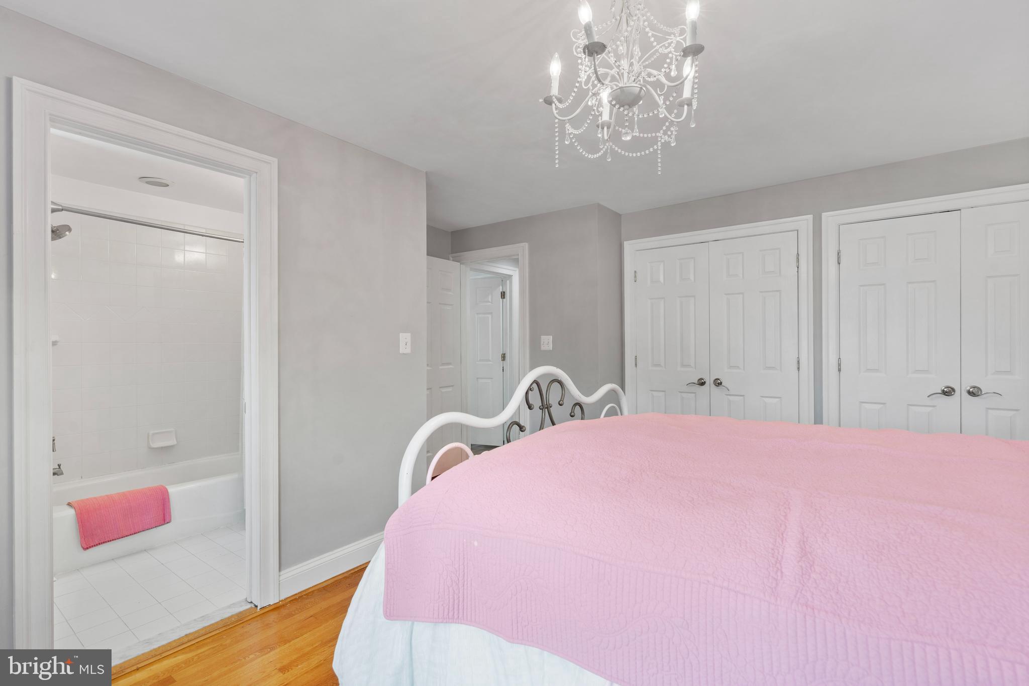 COUNTRY CLUB HILLS - Residential