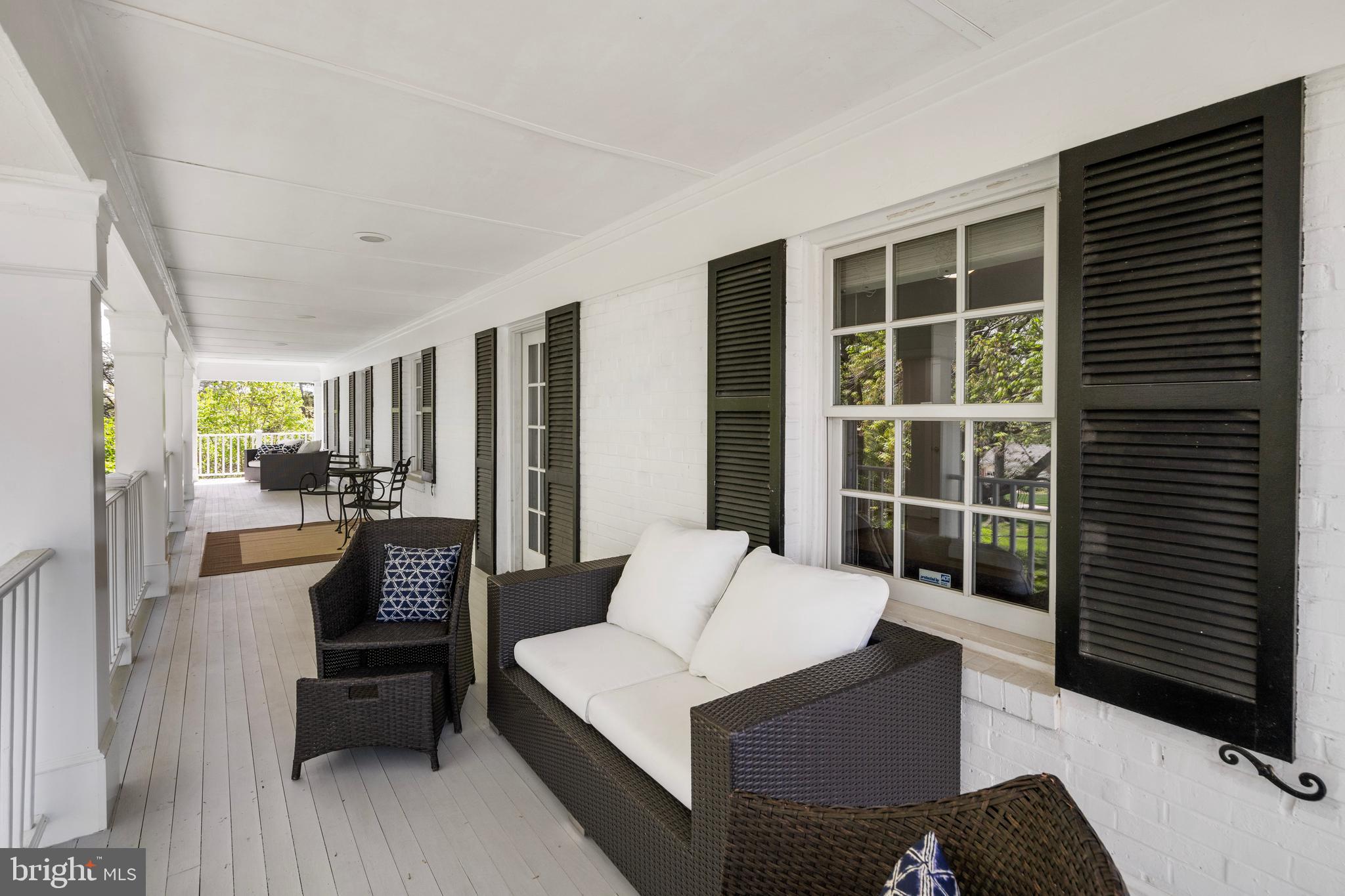 COUNTRY CLUB HILLS - Residential