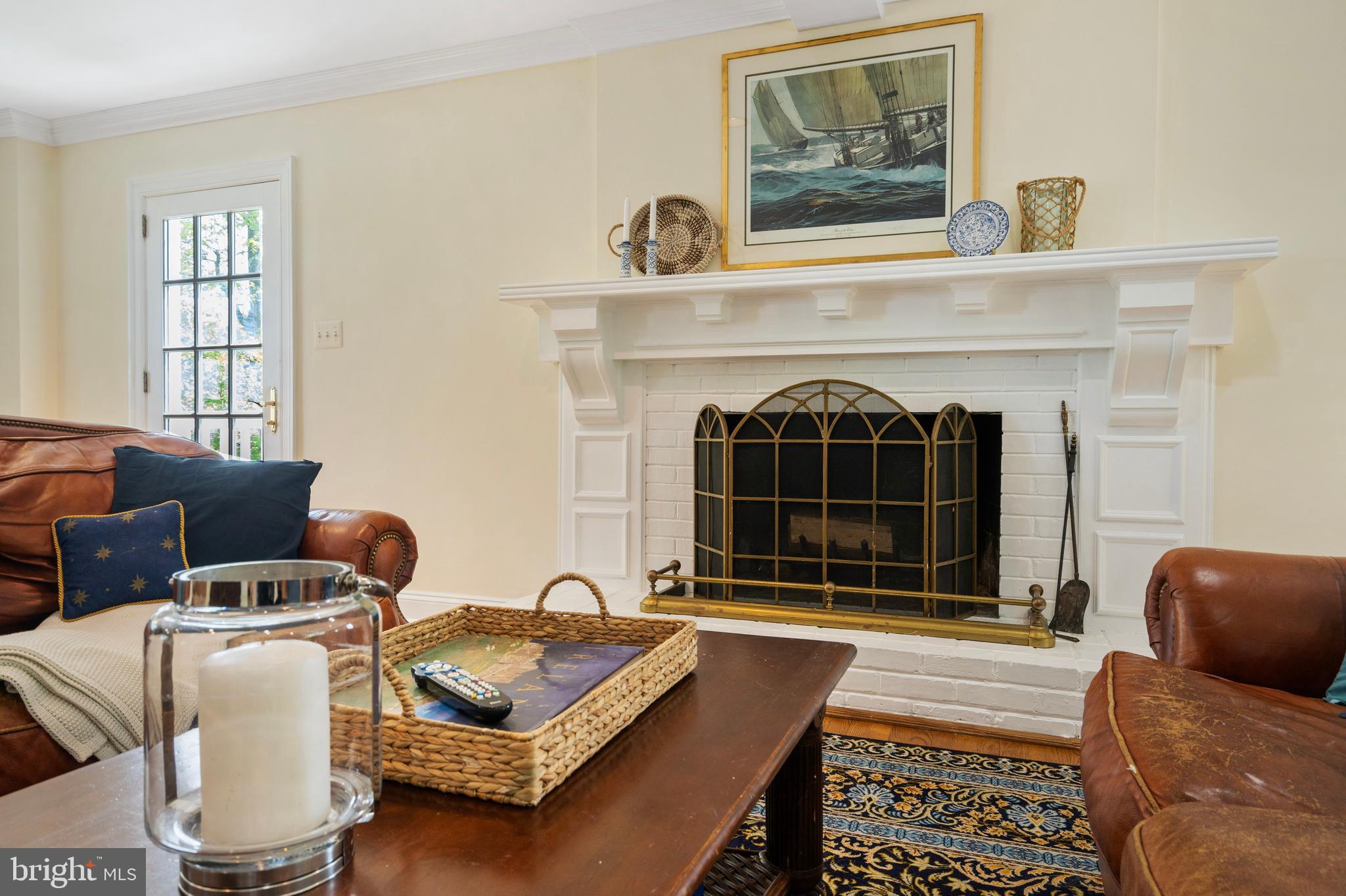 COUNTRY CLUB HILLS - Residential