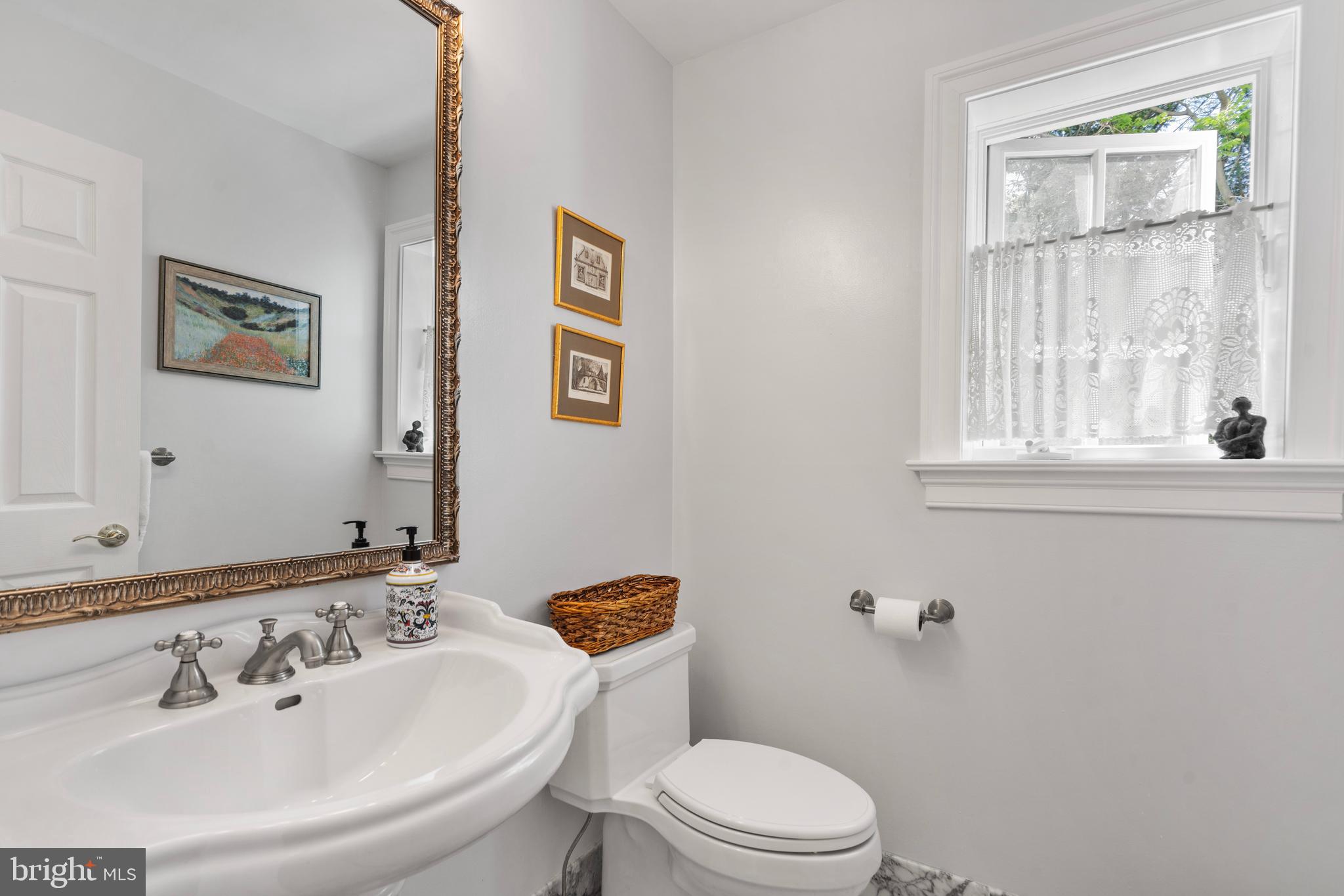 COUNTRY CLUB HILLS - Residential