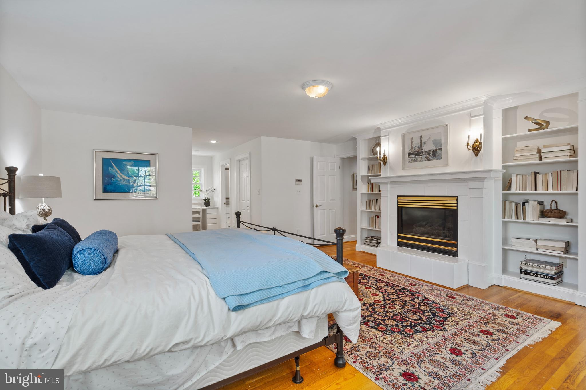 COUNTRY CLUB HILLS - Residential