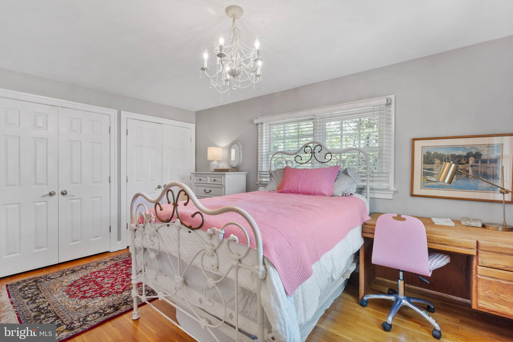 COUNTRY CLUB HILLS - Residential