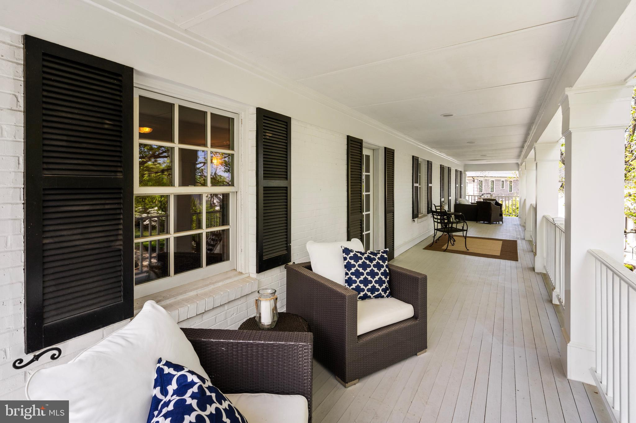 COUNTRY CLUB HILLS - Residential