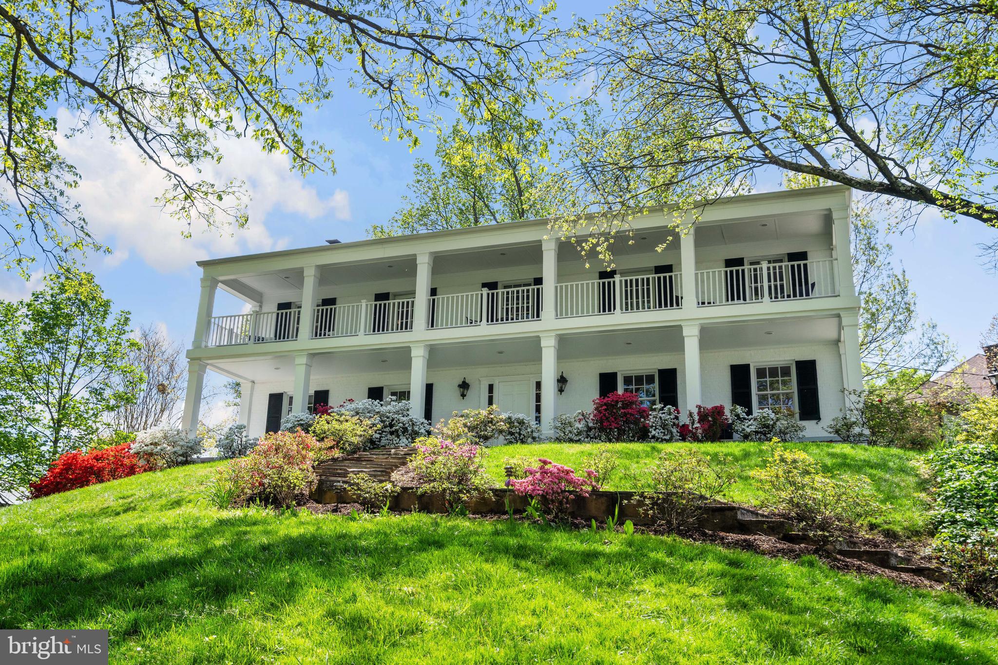 COUNTRY CLUB HILLS - Residential