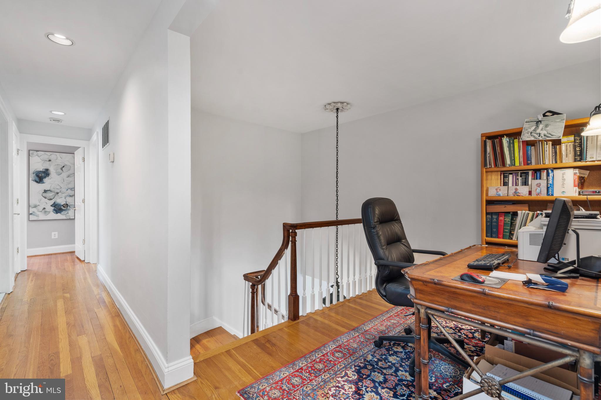 COUNTRY CLUB HILLS - Residential