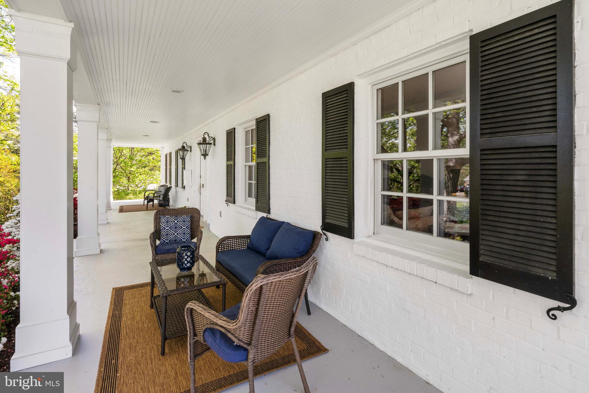 COUNTRY CLUB HILLS - Residential