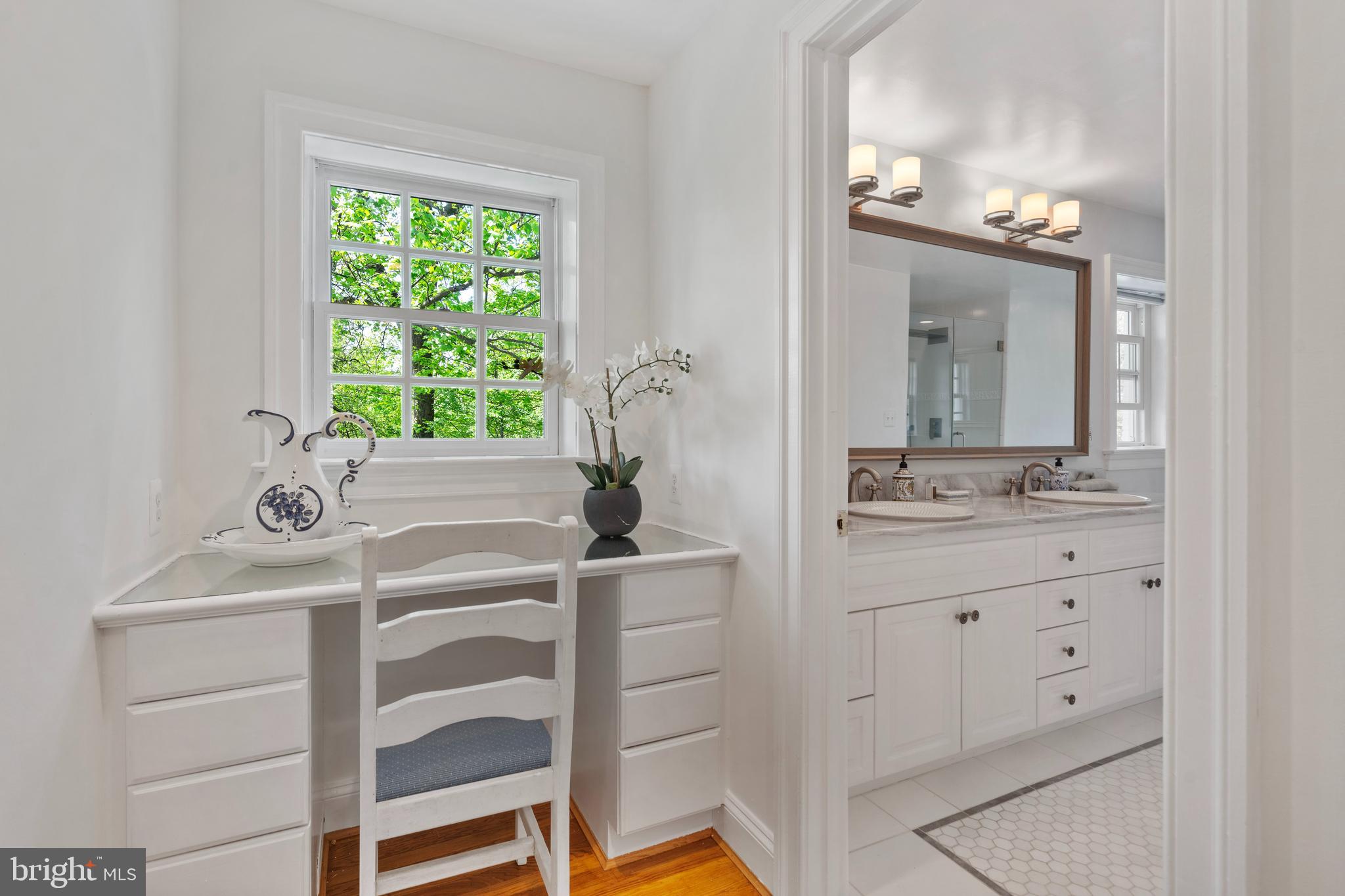 COUNTRY CLUB HILLS - Residential