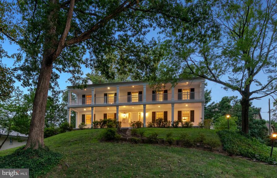 COUNTRY CLUB HILLS - Residential