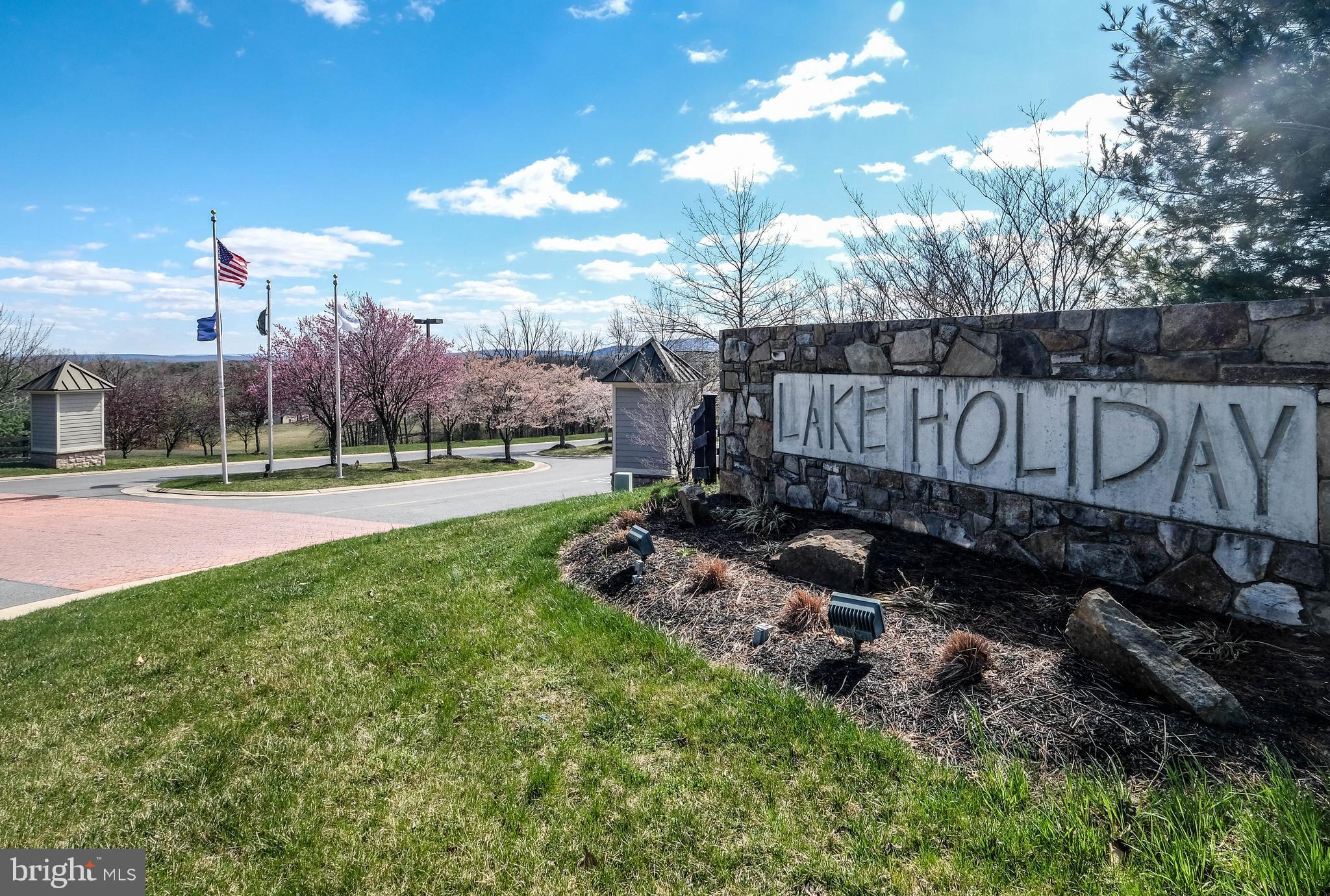 LAKE HOLIDAY ESTATES - Residential