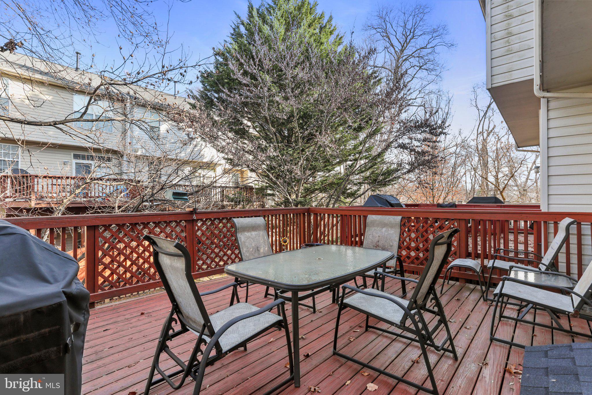 CLOVERLEAF - Residential