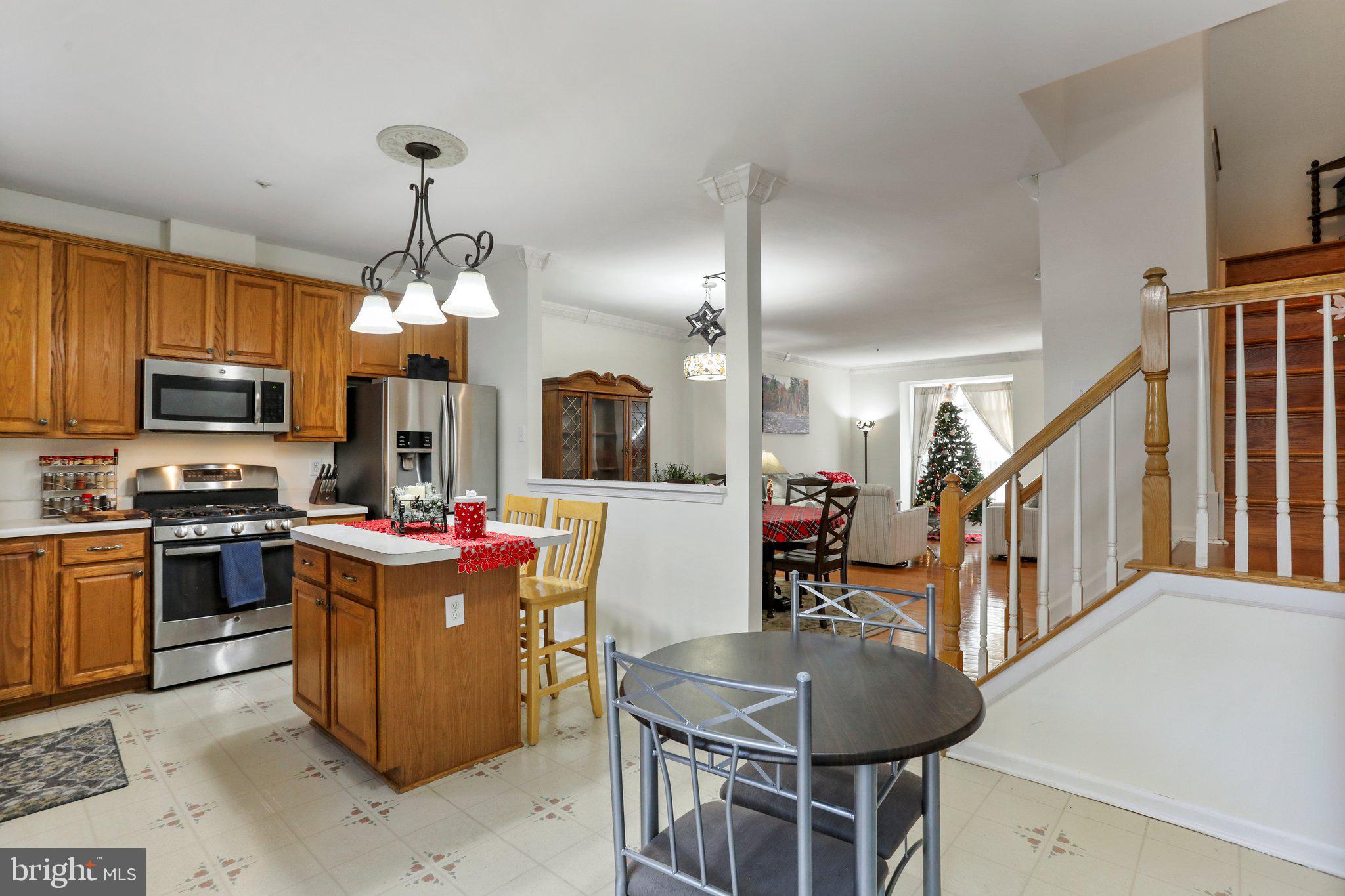 CLOVERLEAF - Residential