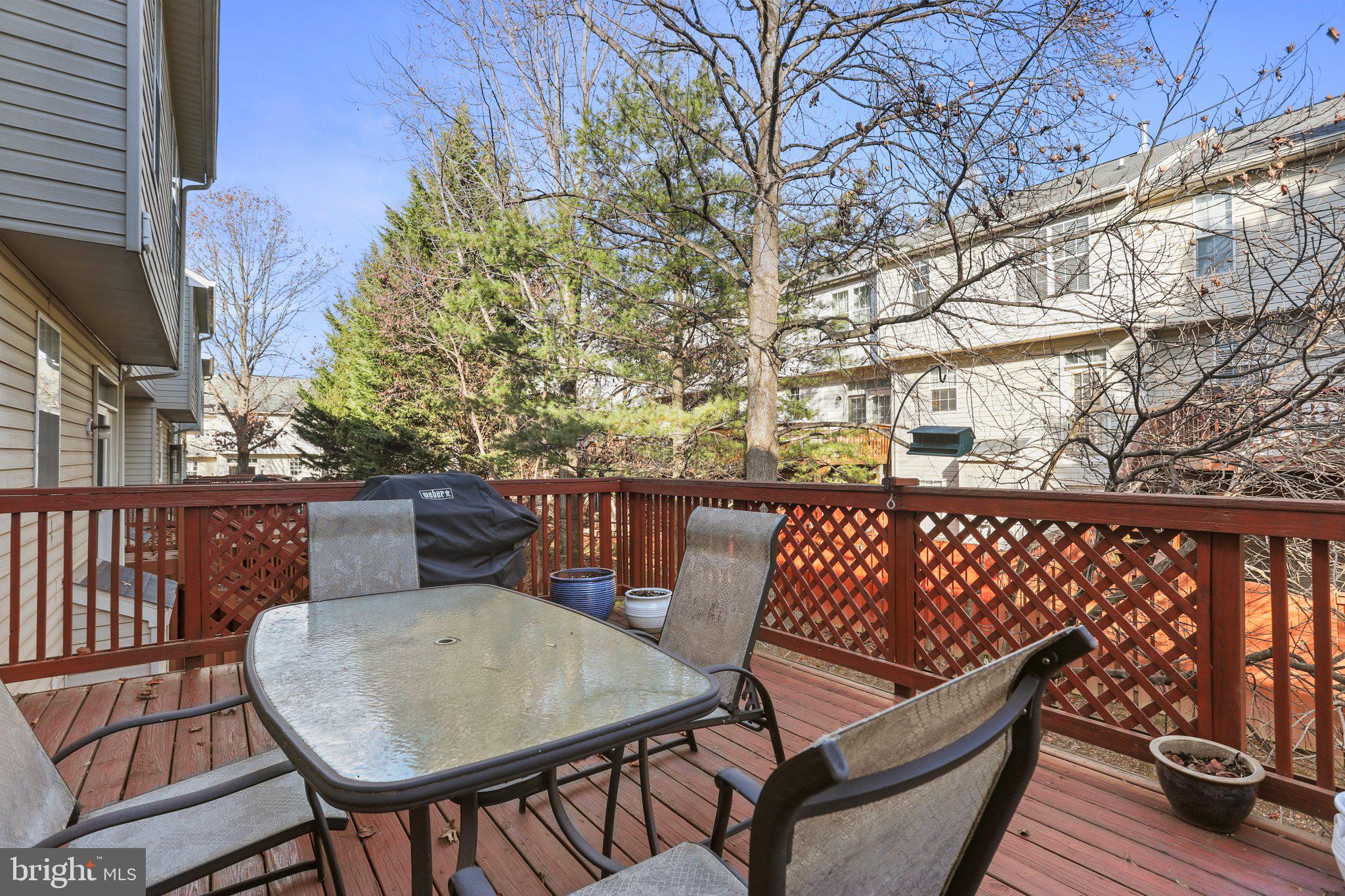 CLOVERLEAF - Residential