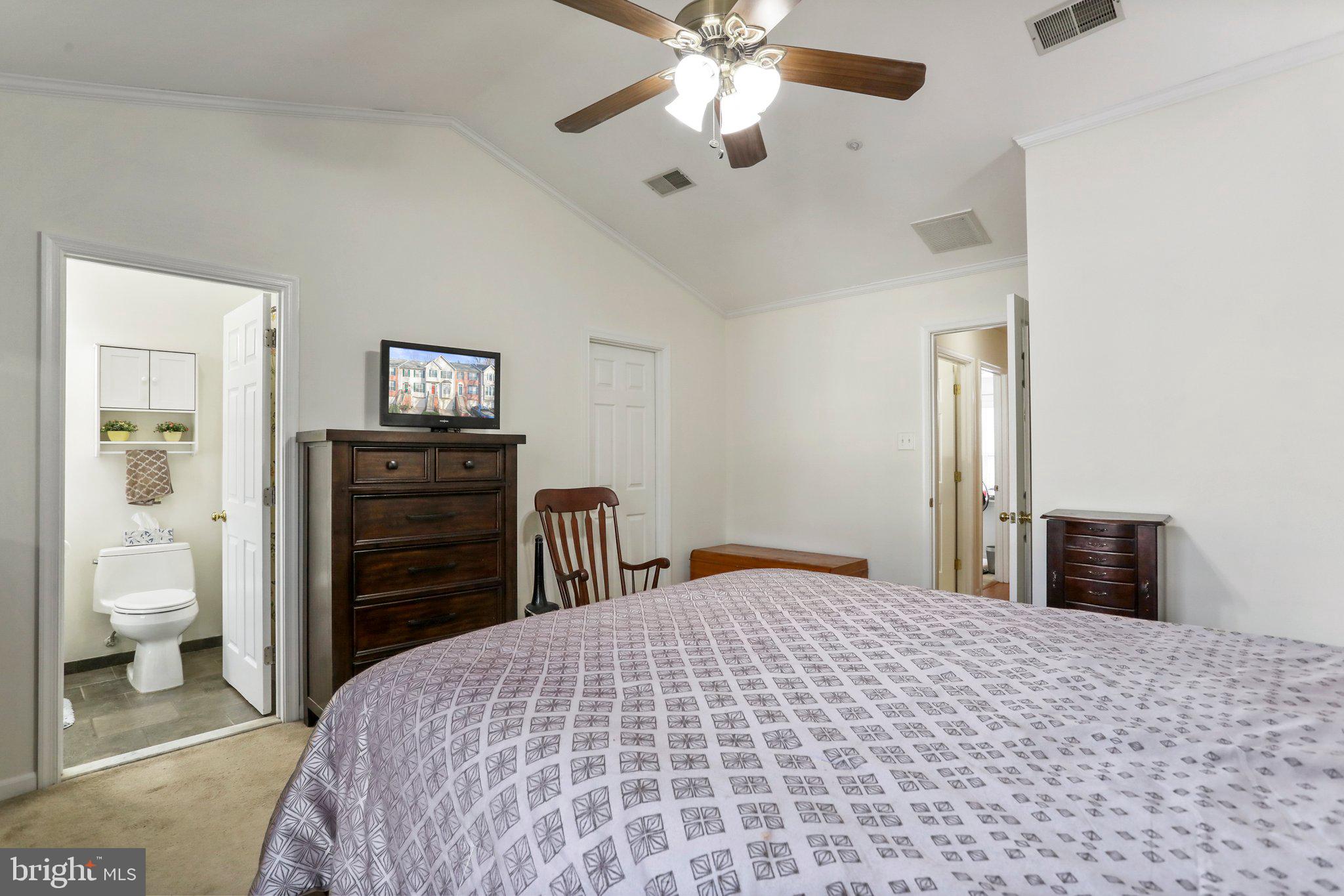 CLOVERLEAF - Residential