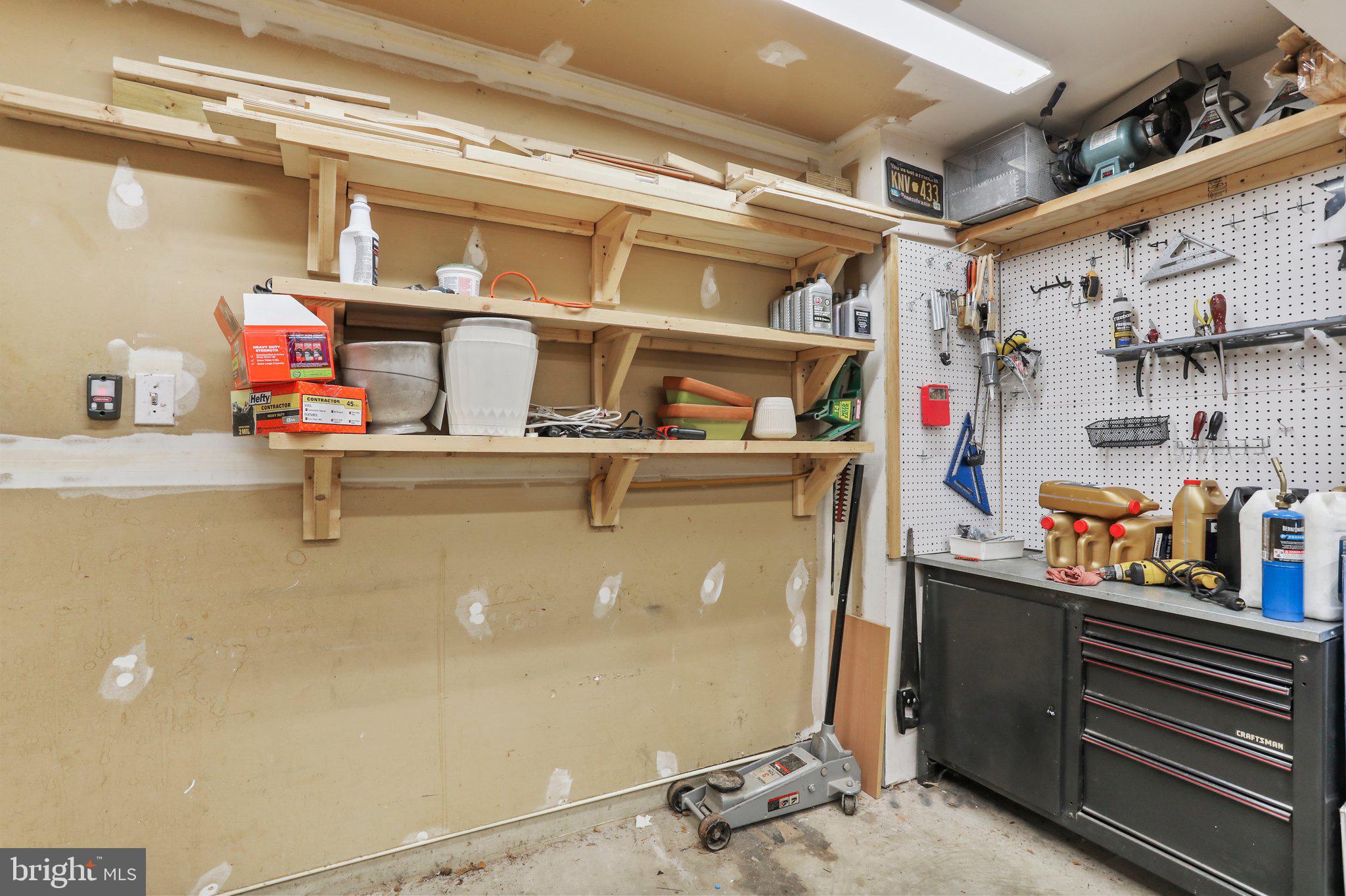 CLOVERLEAF - Residential