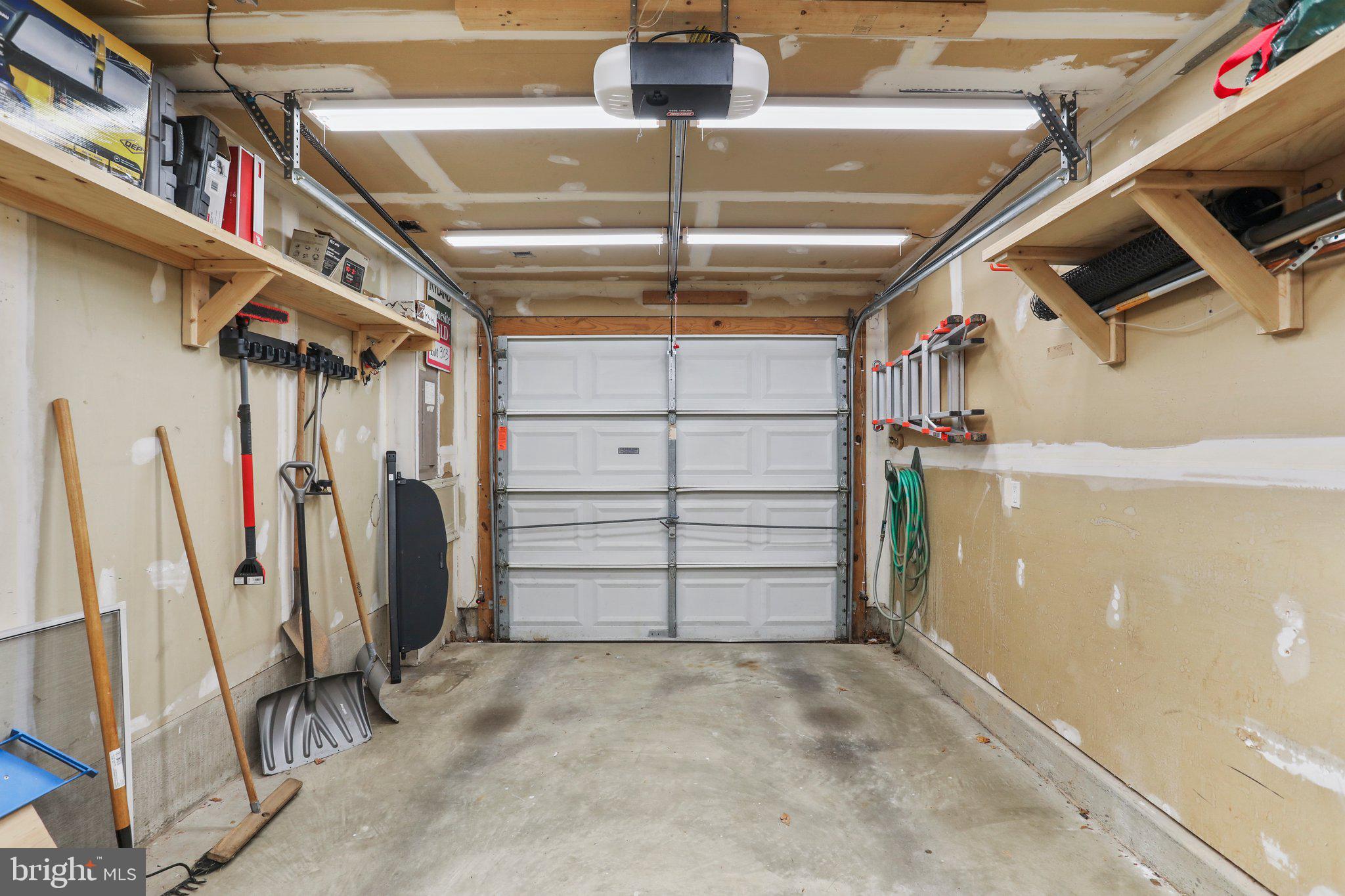 CLOVERLEAF - Residential