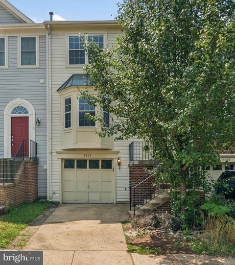 Townhouse For Rent - 5829 Stream Pond Court<br/> CENTREVILLE, VA 20120