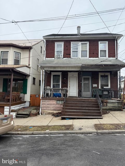 Townhouse For Sale - 135 E Arch Street<br/> SHAMOKIN, PA 17872