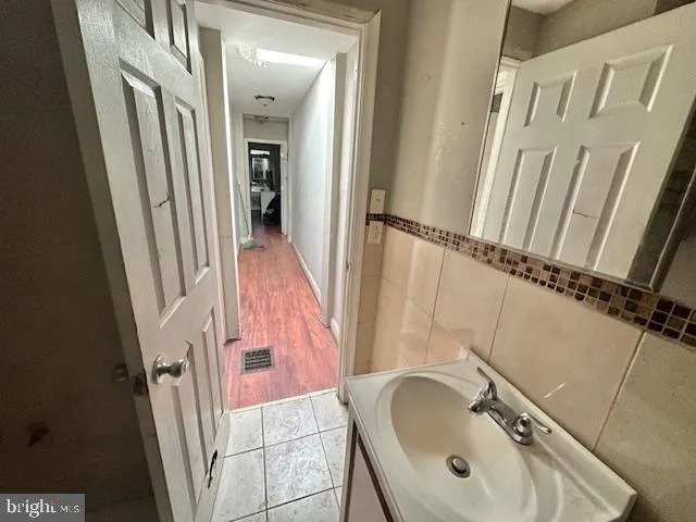Baltimore, Maryland 21230, United States, 3 Bedrooms Bedrooms, ,1 BathroomBathrooms,Residential,Active,97288