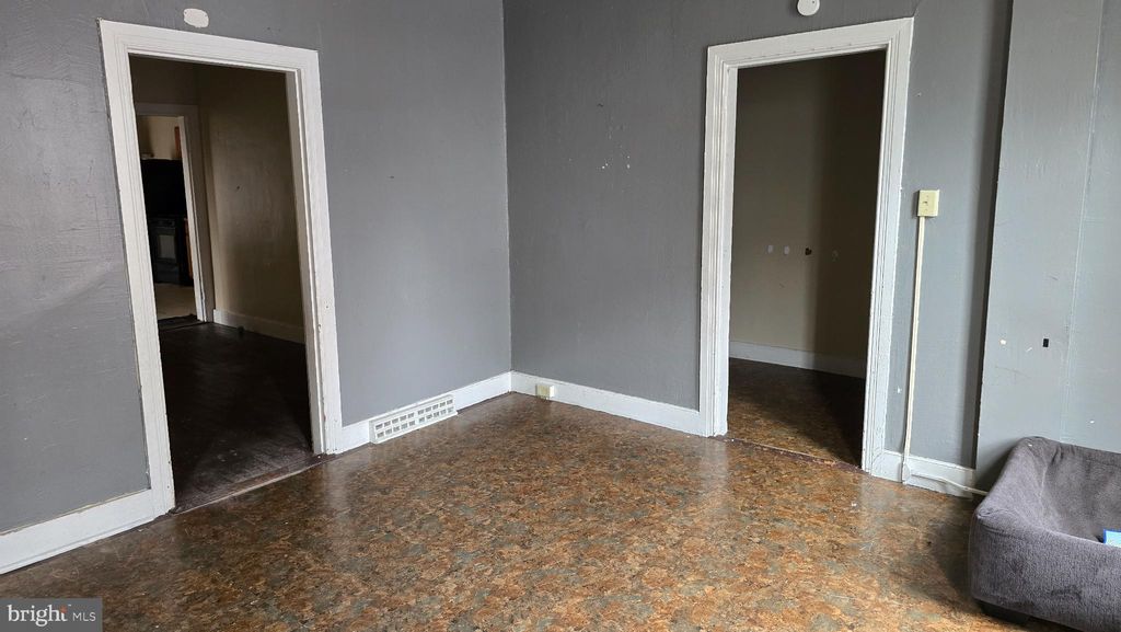 Photo of 344 Oak Lane, YORK, PA 17401 (MLS # PAYK2094062)