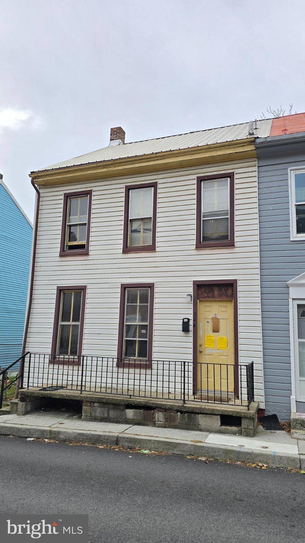 Photo of 344 Oak Lane, YORK, PA 17401 (MLS # PAYK2094062)