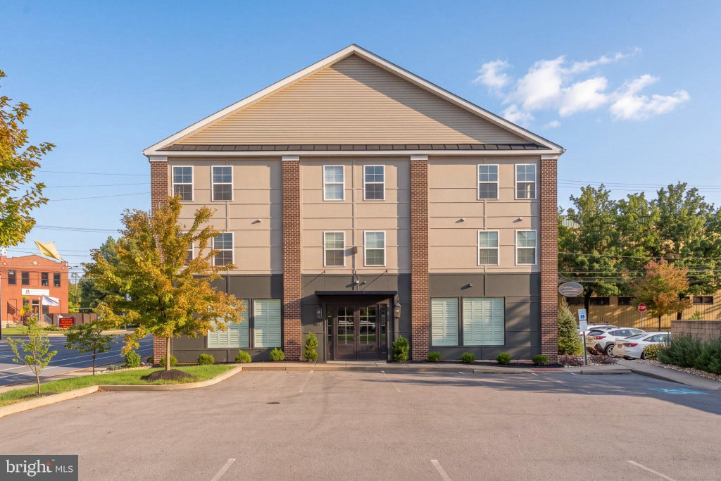 Photo of 192 S Hanover Street #E, POTTSTOWN, PA 19464 (MLS # PAMC2196386)
