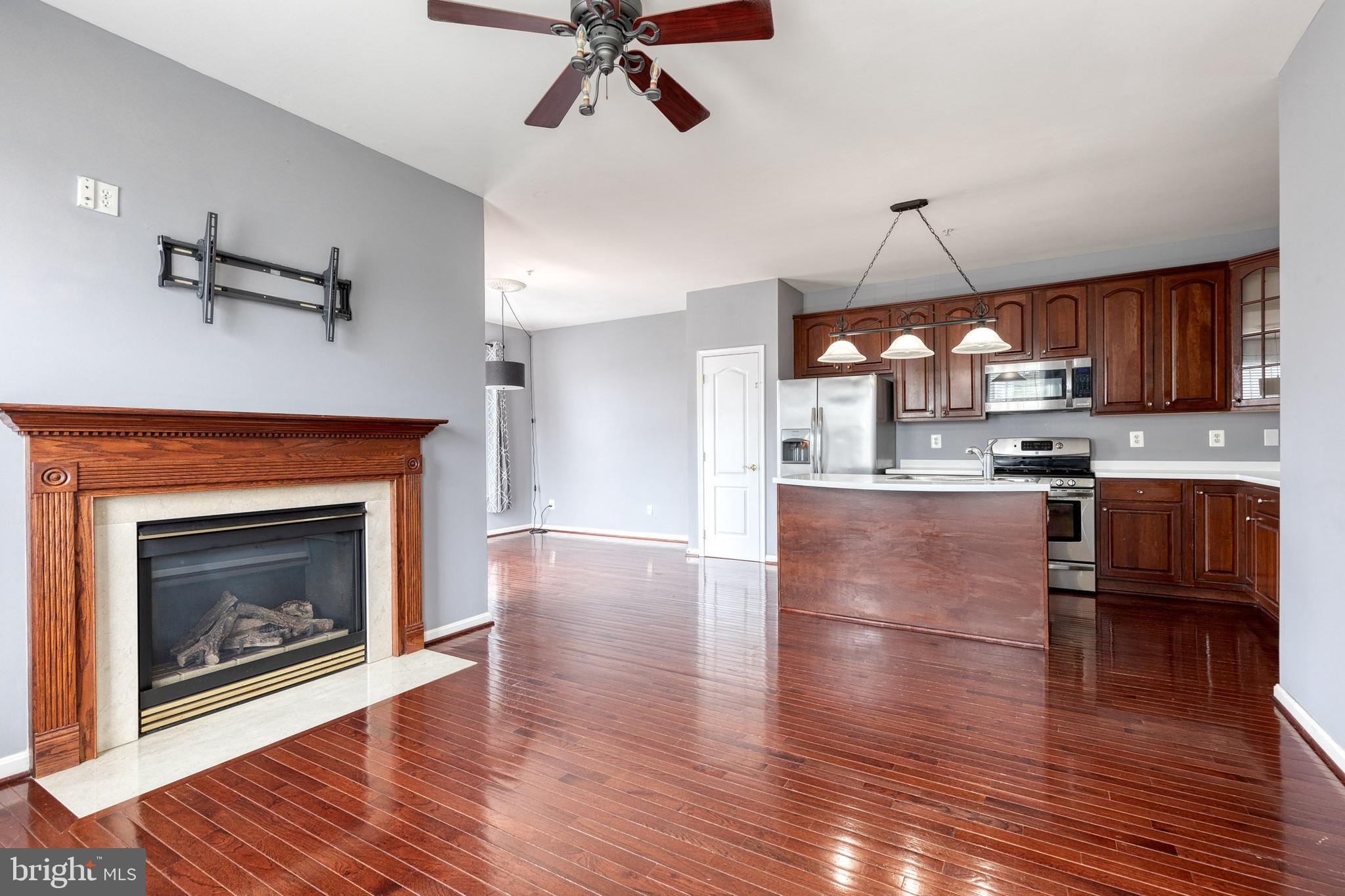 1942 GLENROTHS DRIVE