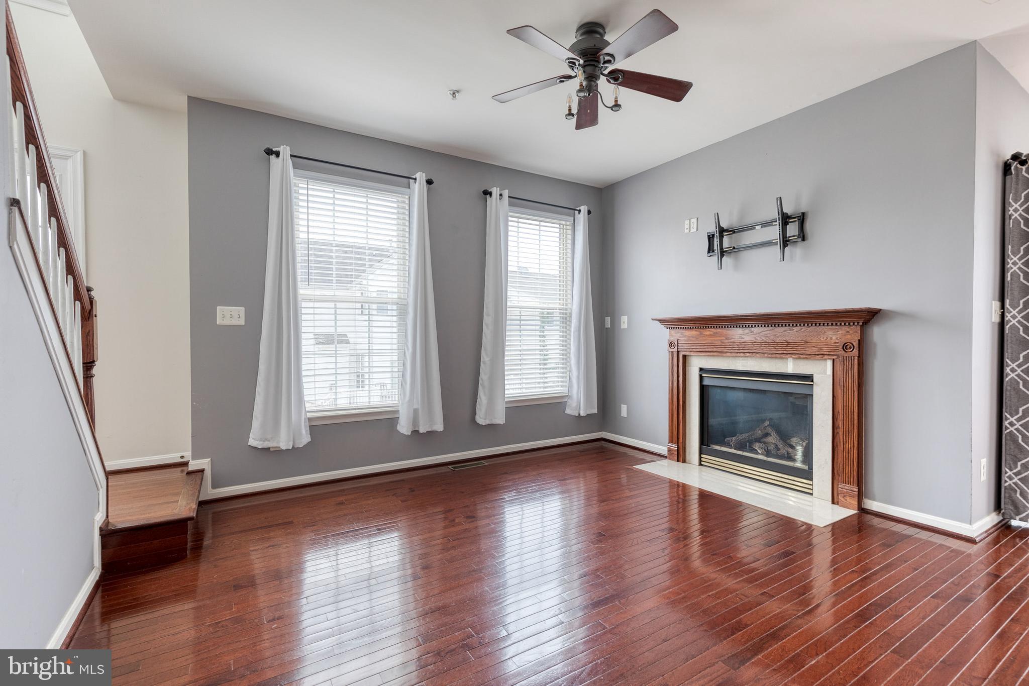 1942 GLENROTHS DRIVE