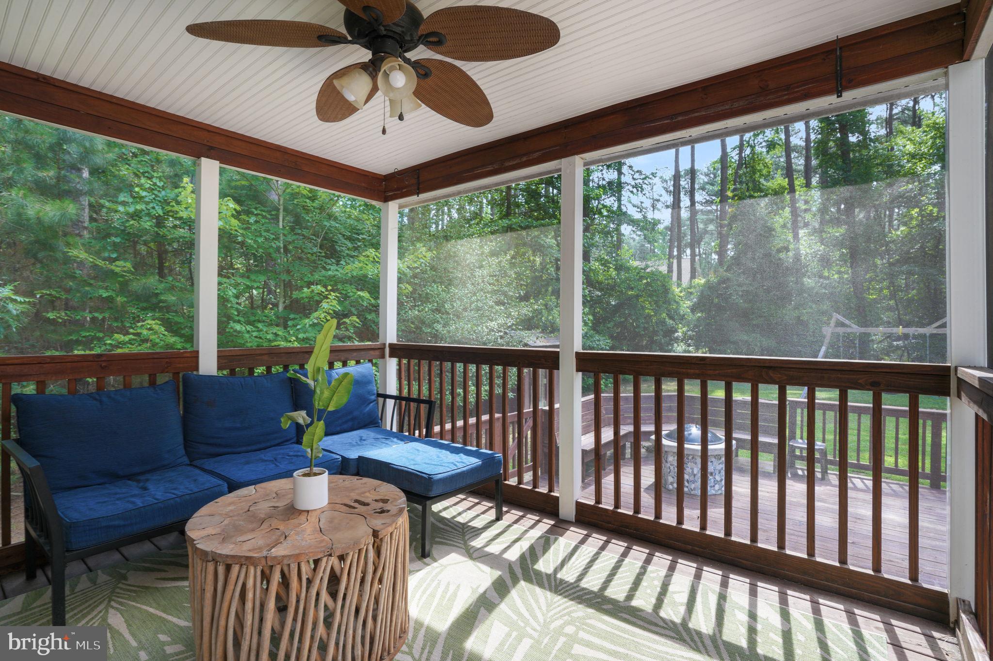 CAPTAIN'S COVE - Residential