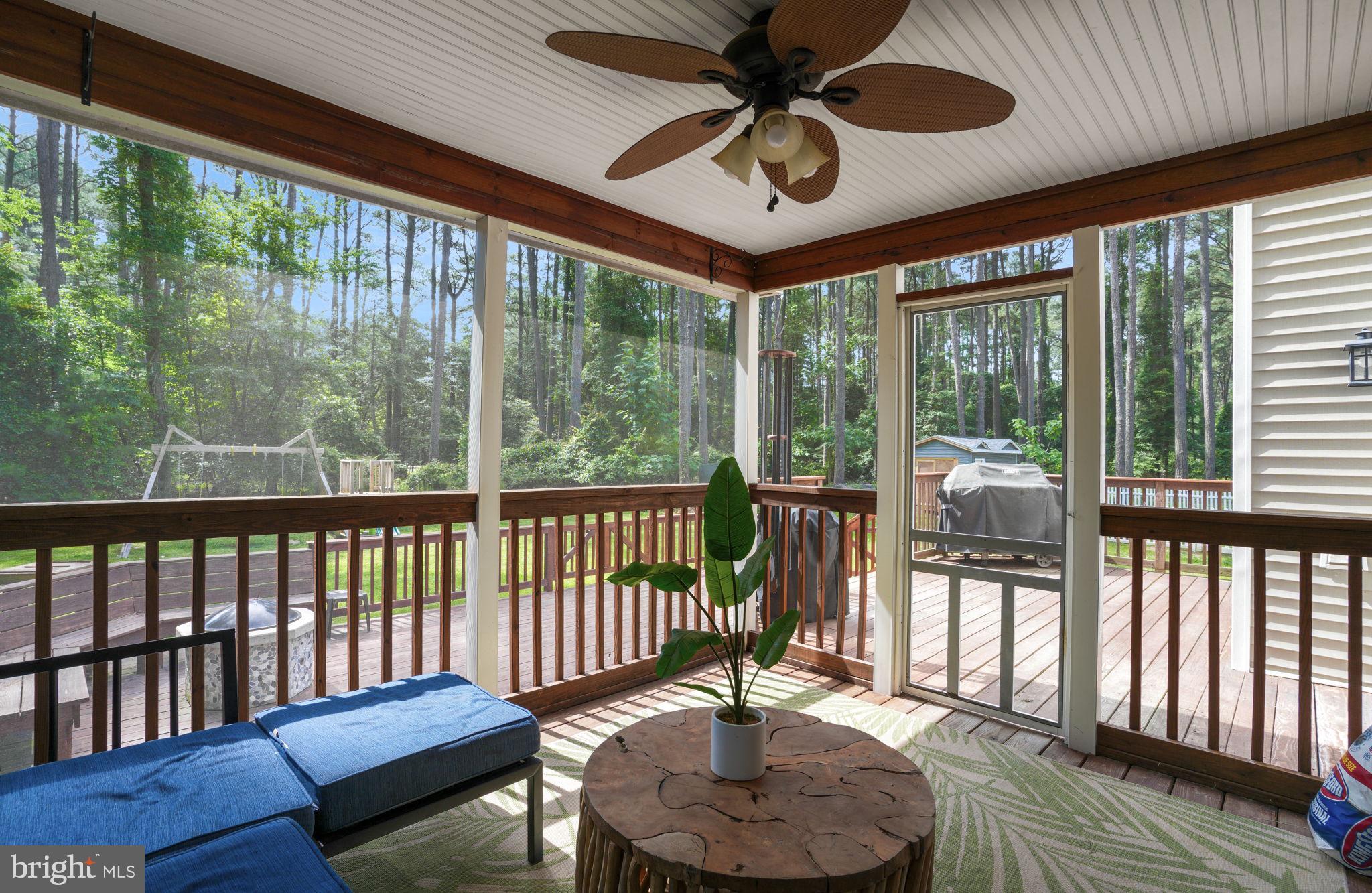 CAPTAIN'S COVE - Residential